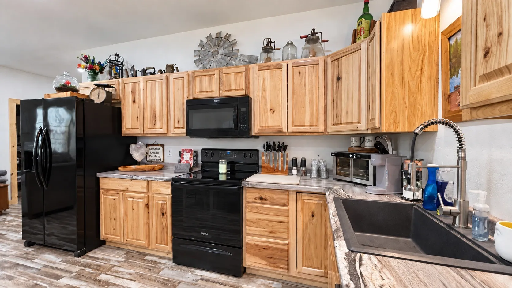 Single Family Residence For Sale in Wood County , 104 Ute, Quitman, Texas 75783, 1 Bedroom, 1 Bathroom, Garage spaces, 1,050 Sqft, built in 2021, mls#21403185, Real Estate Agent in Quitman, Homes For Sale in Wood county, Homes For Sale in Quitman, Realtor in Quitman Texas, Real Estate Brokerage Independent Realty Texas, Luminita Cordes Realtor