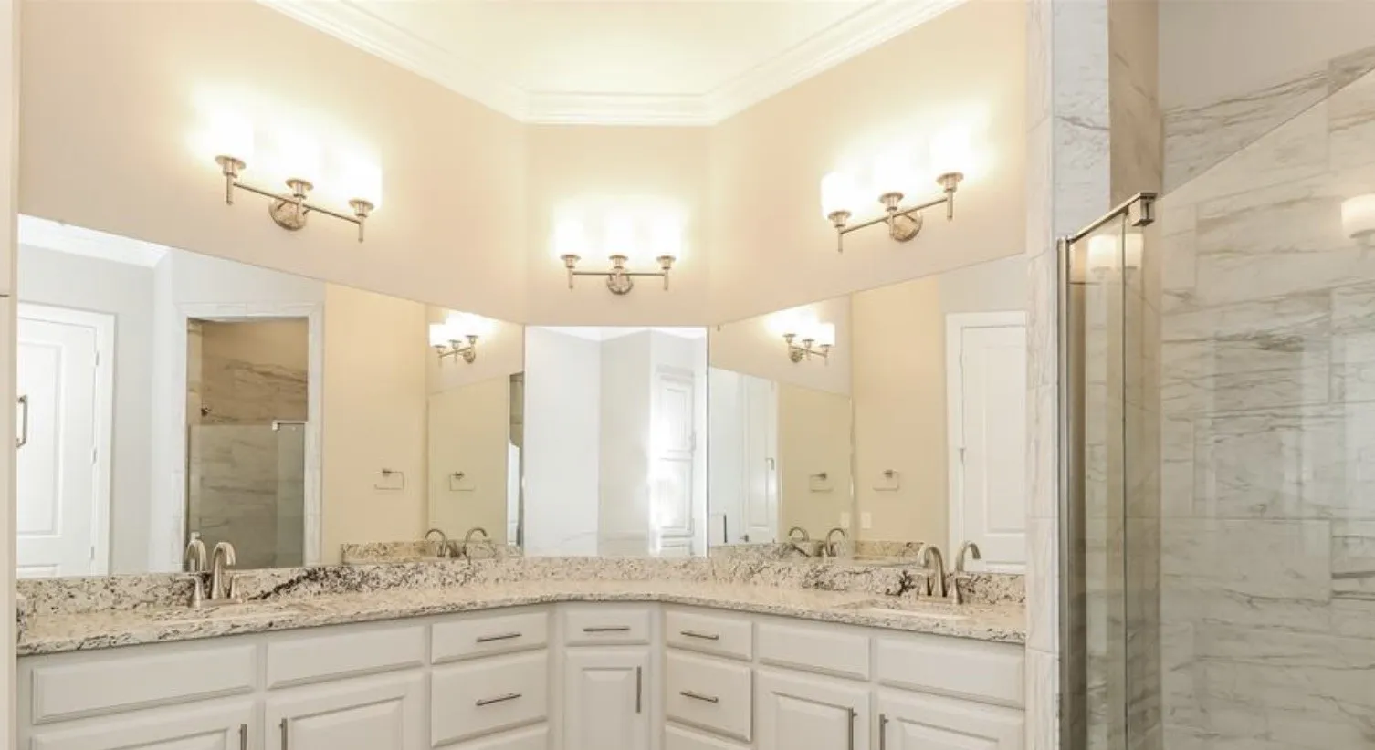 Townhouse For Sale in Tarrant County , 8851 Creek Run Road, Fort Worth, Texas 76120, 2 Bedroom, 2 Bathroom, 2 Garage spaces, 1,800 Sqft, built in 2017, mls#21403667, Real Estate Agent in Fort Worth, Homes For Sale in Tarrant county, Homes For Sale in Fort Worth, Realtor in Fort Worth Texas, Real Estate Brokerage Independent Realty Texas, Luminita Cordes Realtor
