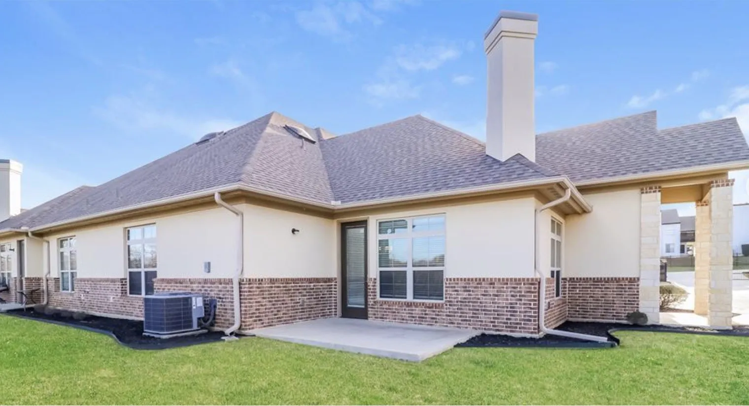 Townhouse For Sale in Tarrant County , 8851 Creek Run Road, Fort Worth, Texas 76120, 2 Bedroom, 2 Bathroom, 2 Garage spaces, 1,800 Sqft, built in 2017, mls#21403667, Real Estate Agent in Fort Worth, Homes For Sale in Tarrant county, Homes For Sale in Fort Worth, Realtor in Fort Worth Texas, Real Estate Brokerage Independent Realty Texas, Luminita Cordes Realtor