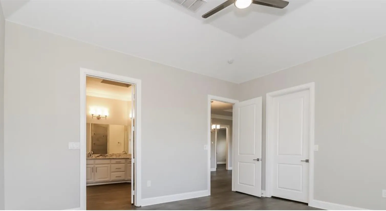 Townhouse For Sale in Tarrant County , 8851 Creek Run Road, Fort Worth, Texas 76120, 2 Bedroom, 2 Bathroom, 2 Garage spaces, 1,800 Sqft, built in 2017, mls#21403667, Real Estate Agent in Fort Worth, Homes For Sale in Tarrant county, Homes For Sale in Fort Worth, Realtor in Fort Worth Texas, Real Estate Brokerage Independent Realty Texas, Luminita Cordes Realtor