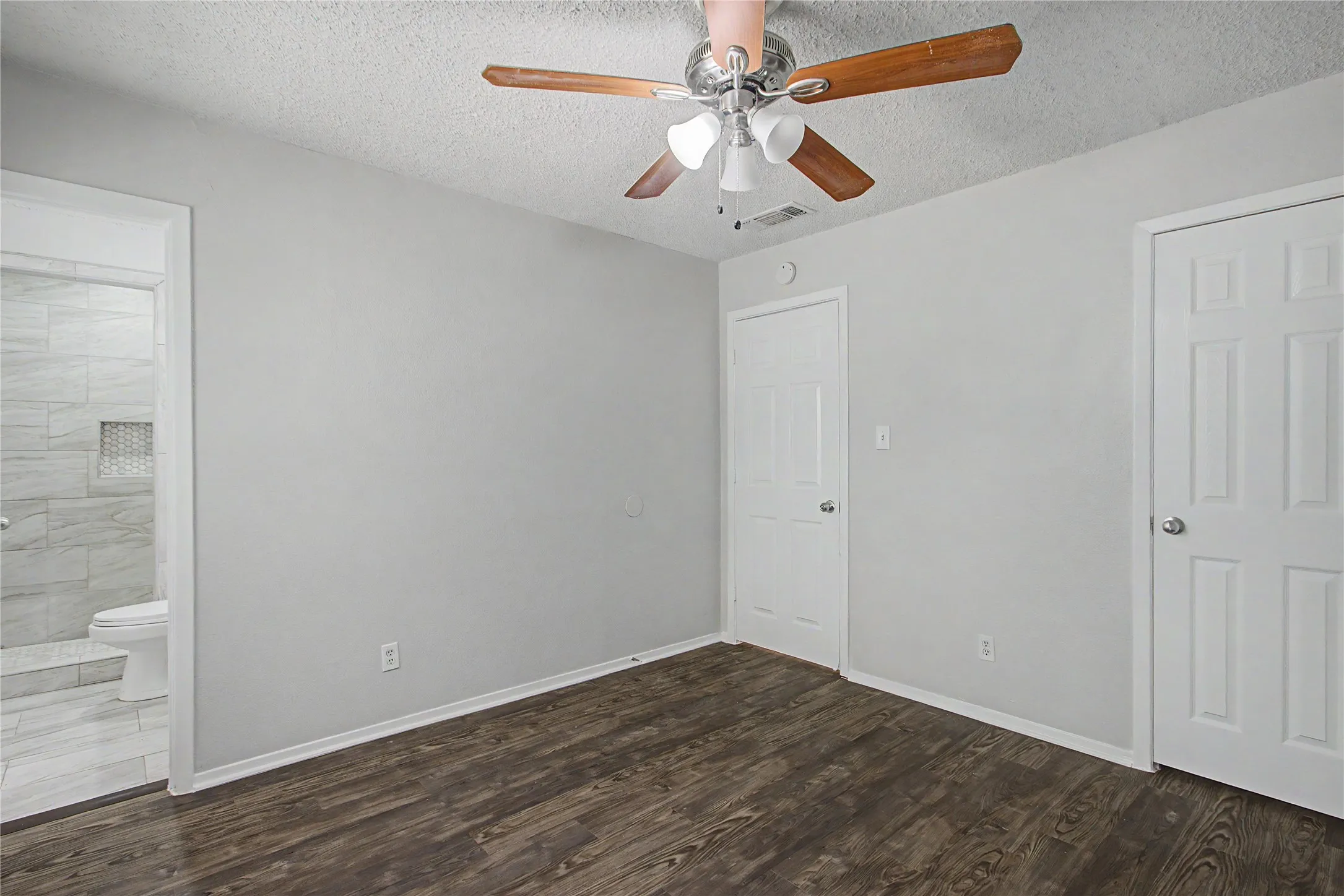 Single Family Residence For Rent in Palo Pinto County , 1205 SE 14th Street, Mineral Wells, Texas 76067, 3 Bedroom, 2 Bathroom, Garage spaces, 1,406 Sqft, built in 1979, mls#21403941, Real Estate Agent in Mineral Wells, Homes For Rent in Palo Pinto county, Homes For Rent in Mineral Wells, Realtor in Mineral Wells Texas, Real Estate Brokerage Independent Realty Texas, Luminita Cordes Realtor