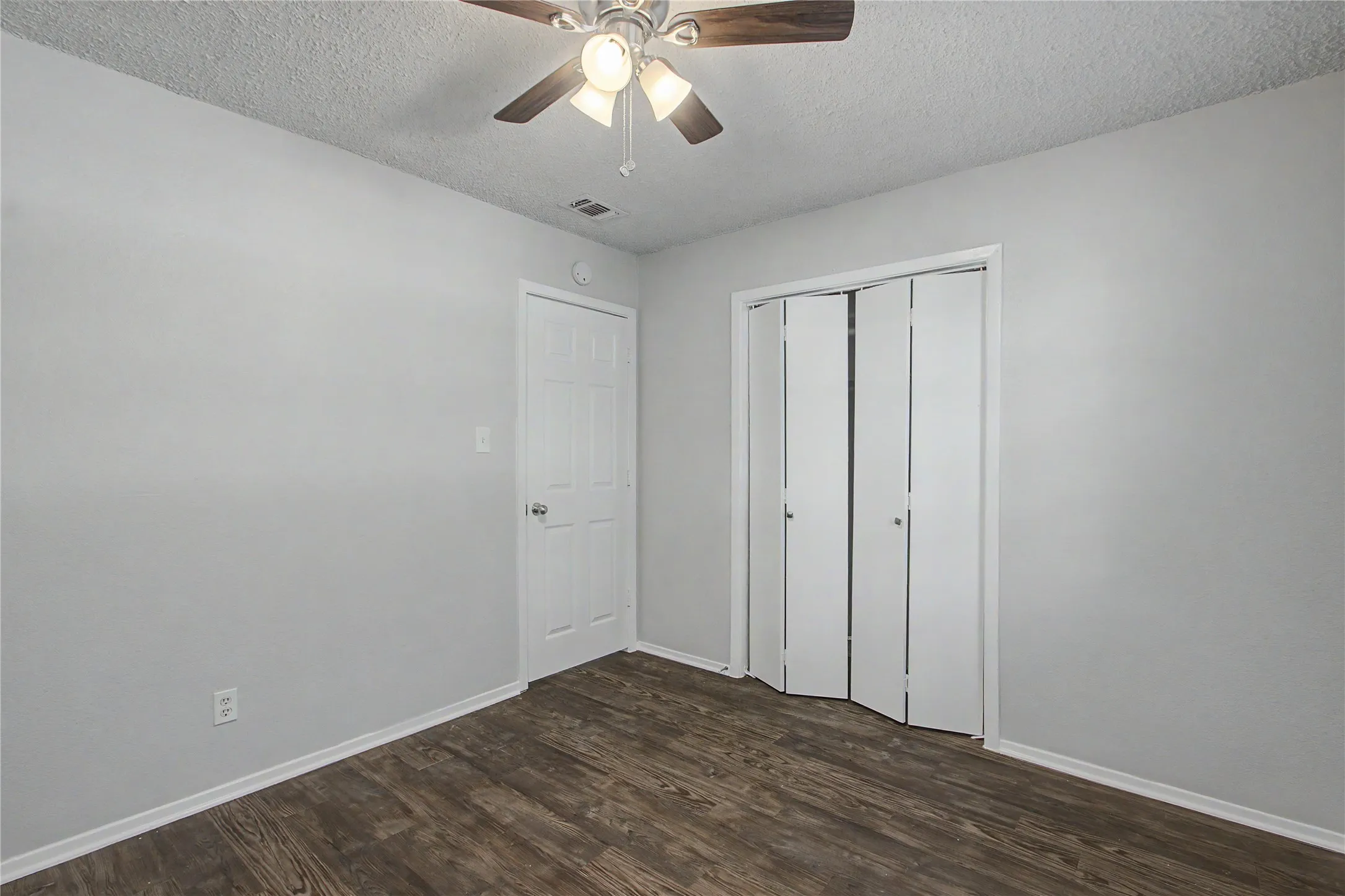 Single Family Residence For Rent in Palo Pinto County , 1205 SE 14th Street, Mineral Wells, Texas 76067, 3 Bedroom, 2 Bathroom, Garage spaces, 1,406 Sqft, built in 1979, mls#21403941, Real Estate Agent in Mineral Wells, Homes For Rent in Palo Pinto county, Homes For Rent in Mineral Wells, Realtor in Mineral Wells Texas, Real Estate Brokerage Independent Realty Texas, Luminita Cordes Realtor