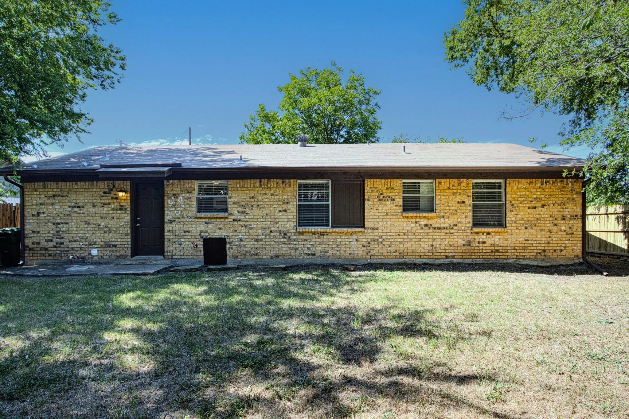 Single Family Residence For Rent in Palo Pinto County , 1205 SE 14th Street, Mineral Wells, Texas 76067, 3 Bedroom, 2 Bathroom, Garage spaces, 1,406 Sqft, built in 1979, mls#21403941, Real Estate Agent in Mineral Wells, Homes For Rent in Palo Pinto county, Homes For Rent in Mineral Wells, Realtor in Mineral Wells Texas, Real Estate Brokerage Independent Realty Texas, Luminita Cordes Realtor