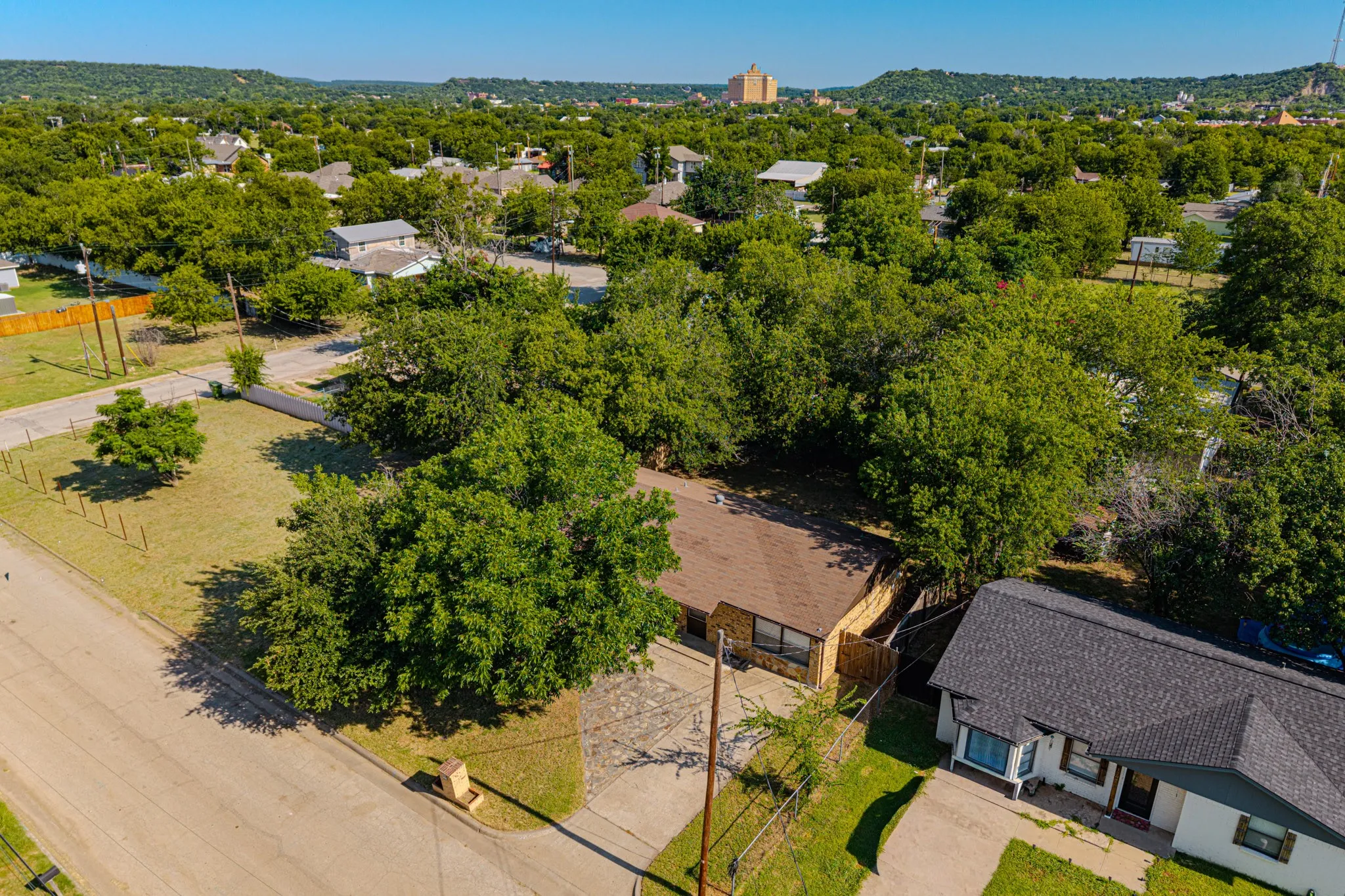 Single Family Residence For Rent in Palo Pinto County , 1205 SE 14th Street, Mineral Wells, Texas 76067, 3 Bedroom, 2 Bathroom, Garage spaces, 1,406 Sqft, built in 1979, mls#21403941, Real Estate Agent in Mineral Wells, Homes For Rent in Palo Pinto county, Homes For Rent in Mineral Wells, Realtor in Mineral Wells Texas, Real Estate Brokerage Independent Realty Texas, Luminita Cordes Realtor