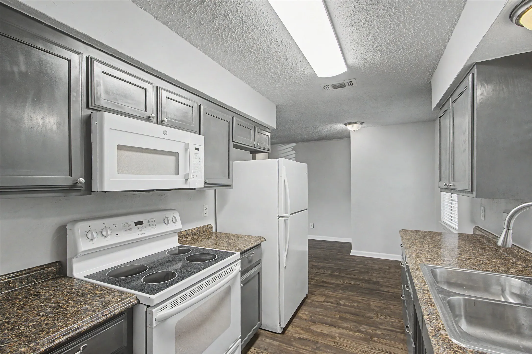Single Family Residence For Rent in Palo Pinto County , 1205 SE 14th Street, Mineral Wells, Texas 76067, 3 Bedroom, 2 Bathroom, Garage spaces, 1,406 Sqft, built in 1979, mls#21403941, Real Estate Agent in Mineral Wells, Homes For Rent in Palo Pinto county, Homes For Rent in Mineral Wells, Realtor in Mineral Wells Texas, Real Estate Brokerage Independent Realty Texas, Luminita Cordes Realtor