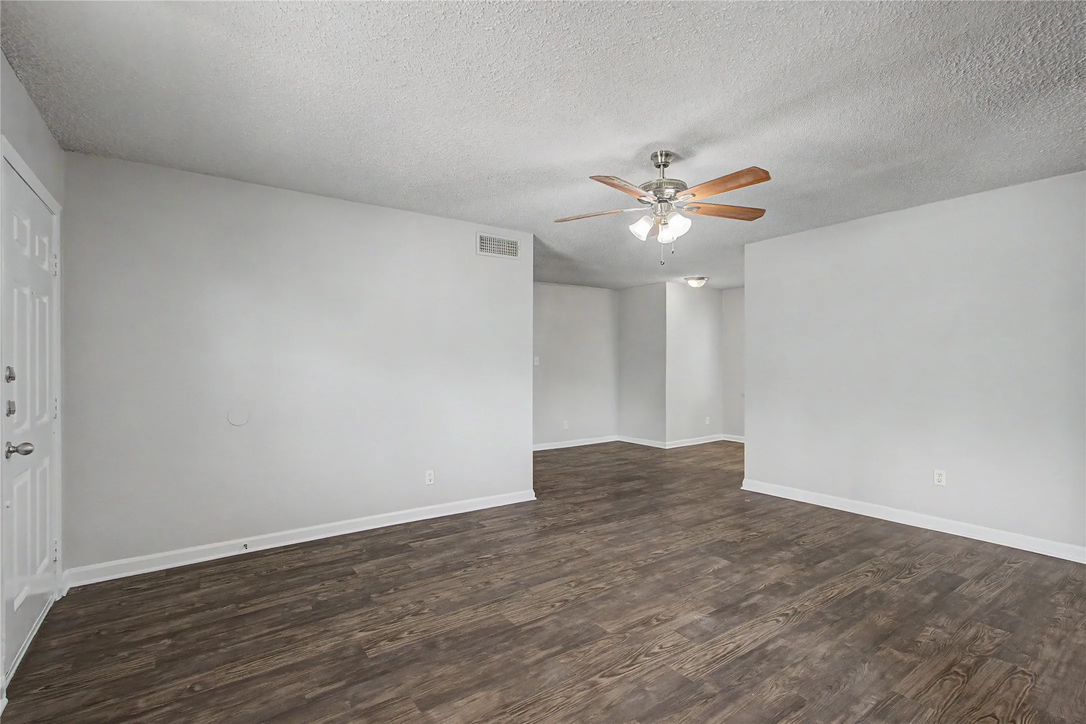 Single Family Residence For Rent in Palo Pinto County , 1205 SE 14th Street, Mineral Wells, Texas 76067, 3 Bedroom, 2 Bathroom, Garage spaces, 1,406 Sqft, built in 1979, mls#21403941, Real Estate Agent in Mineral Wells, Homes For Rent in Palo Pinto county, Homes For Rent in Mineral Wells, Realtor in Mineral Wells Texas, Real Estate Brokerage Independent Realty Texas, Luminita Cordes Realtor