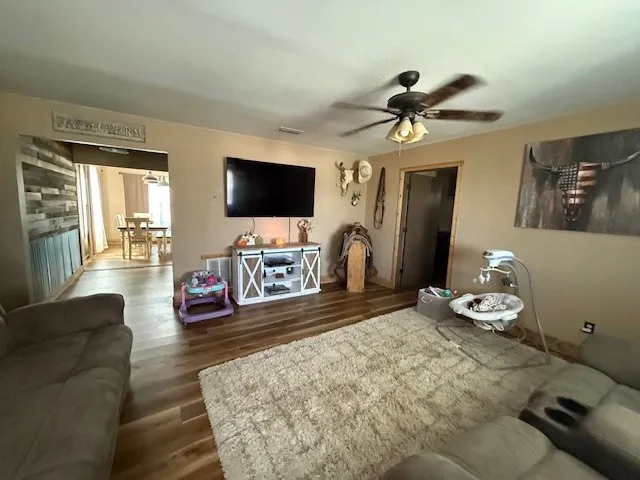 Single Family Residence For Rent in Callahan County , 6227 County Road 137, Abilene, Texas 79601, 3 Bedroom, 2 Bathroom, Garage spaces, 1,512 Sqft, built in 1988, mls#21403951, Real Estate Agent in Abilene, Homes For Rent in Callahan county, Homes For Rent in Abilene, Realtor in Abilene Texas, Real Estate Brokerage Independent Realty Texas, Luminita Cordes Realtor