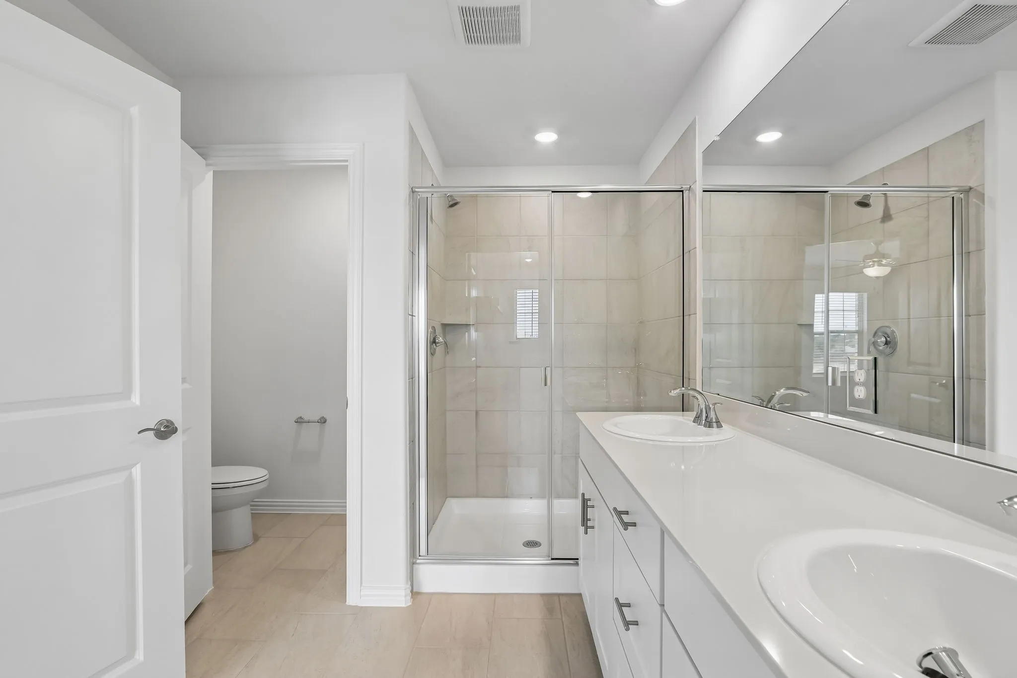 Photo is not of the actual home, but is an inspirational photo of builder’s model home and may depict options, furnishings, and/or decorator features that are not included.