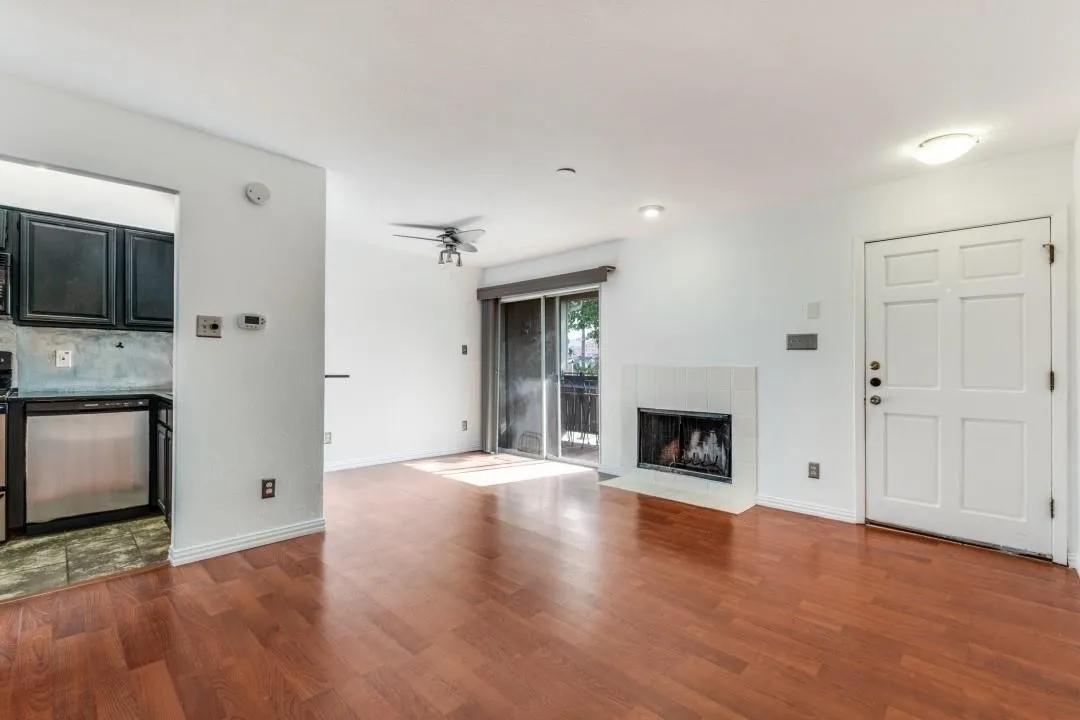 Condominium For Rent in Dallas County , 5740 Martel Avenue B14, Dallas, Texas 75206, 2 Bedroom, 2 Bathroom, Garage spaces, 929 Sqft, built in 1983, mls#21400357, Real Estate Agent in Dallas, Homes For Rent in Dallas county, Homes For Rent in Dallas, Realtor in Dallas Texas, Real Estate Brokerage Independent Realty Texas, Luminita Cordes Realtor