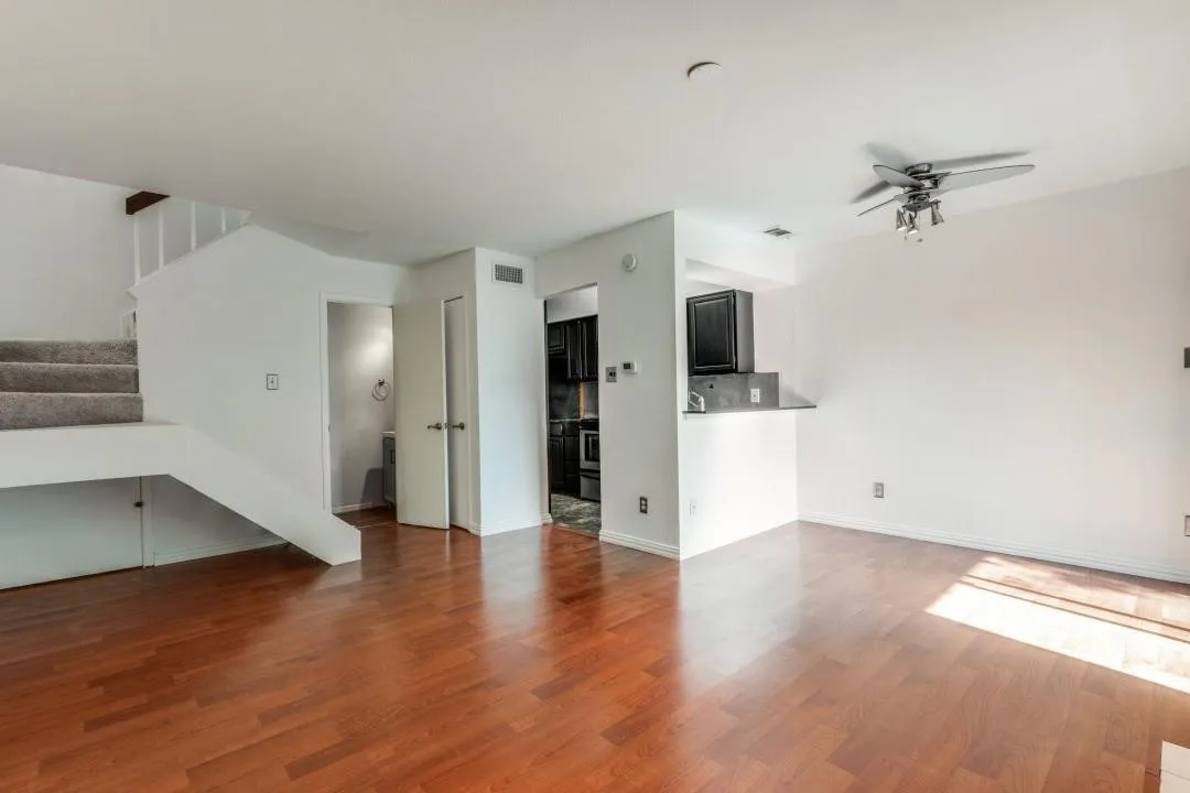 Condominium For Rent in Dallas County , 5740 Martel Avenue B14, Dallas, Texas 75206, 2 Bedroom, 2 Bathroom, Garage spaces, 929 Sqft, built in 1983, mls#21400357, Real Estate Agent in Dallas, Homes For Rent in Dallas county, Homes For Rent in Dallas, Realtor in Dallas Texas, Real Estate Brokerage Independent Realty Texas, Luminita Cordes Realtor