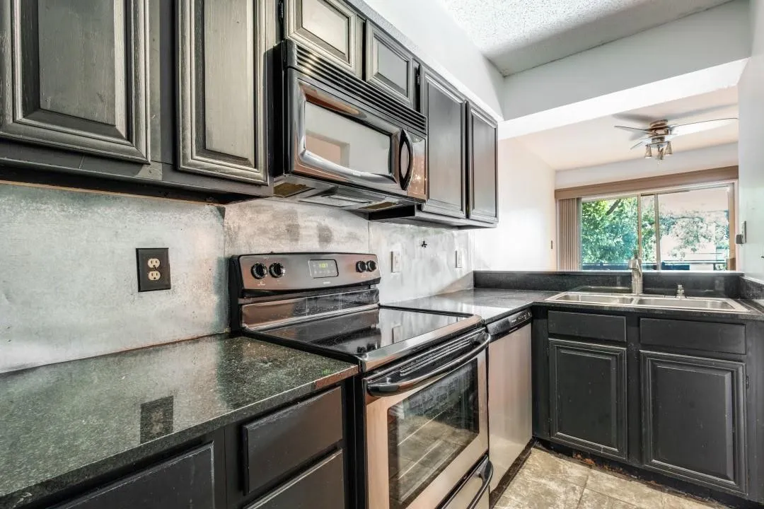 Condominium For Rent in Dallas County , 5740 Martel Avenue B14, Dallas, Texas 75206, 2 Bedroom, 2 Bathroom, Garage spaces, 929 Sqft, built in 1983, mls#21400357, Real Estate Agent in Dallas, Homes For Rent in Dallas county, Homes For Rent in Dallas, Realtor in Dallas Texas, Real Estate Brokerage Independent Realty Texas, Luminita Cordes Realtor