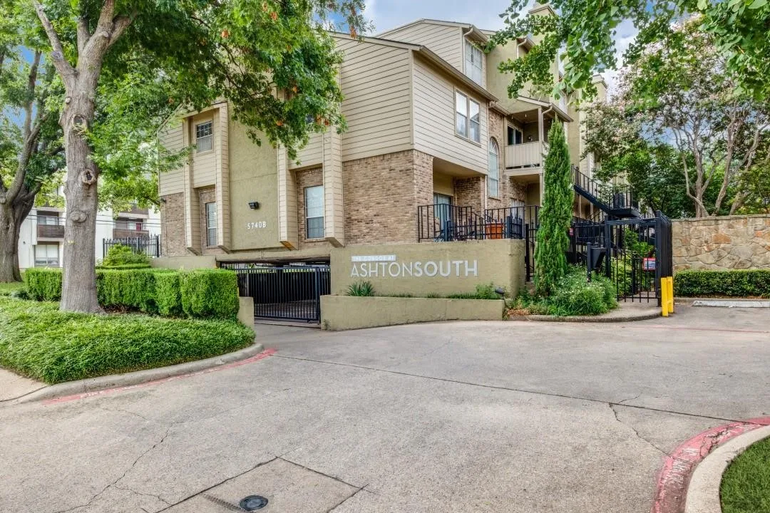 Condominium For Rent in Dallas County , 5740 Martel Avenue B14, Dallas, Texas 75206, 2 Bedroom, 2 Bathroom, Garage spaces, 929 Sqft, built in 1983, mls#21400357, Real Estate Agent in Dallas, Homes For Rent in Dallas county, Homes For Rent in Dallas, Realtor in Dallas Texas, Real Estate Brokerage Independent Realty Texas, Luminita Cordes Realtor