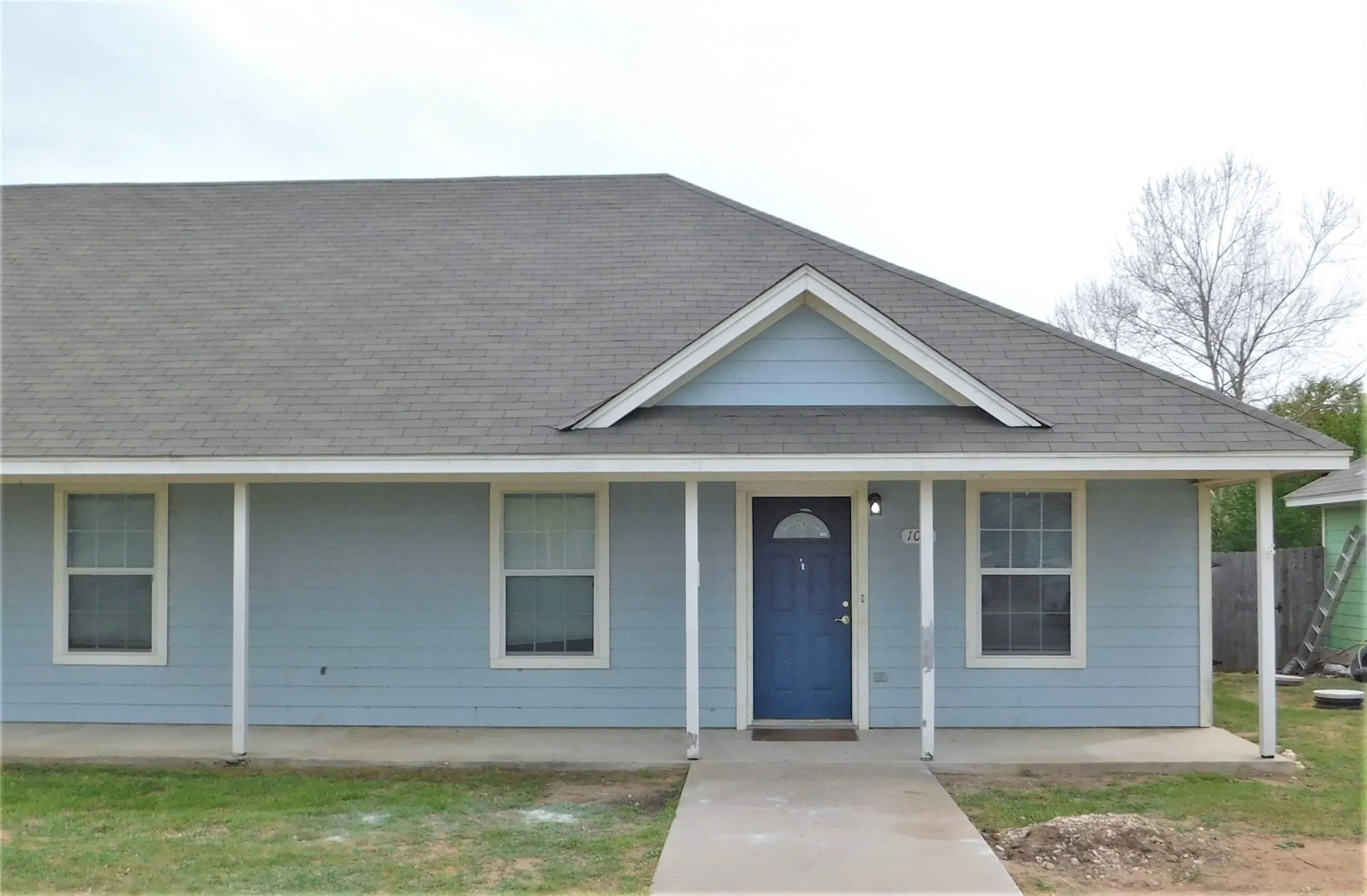 Duplex For Rent in Wise County , 124 Pr 3230 100, Bridgeport, Texas 76426, 3 Bedroom, 2 Bathroom, Garage spaces, 1,076 Sqft, built in 2006, mls#21403945, Real Estate Agent in Bridgeport, Homes For Rent in Wise county, Homes For Rent in Bridgeport, Realtor in Bridgeport Texas, Real Estate Brokerage Independent Realty Texas, Luminita Cordes Realtor