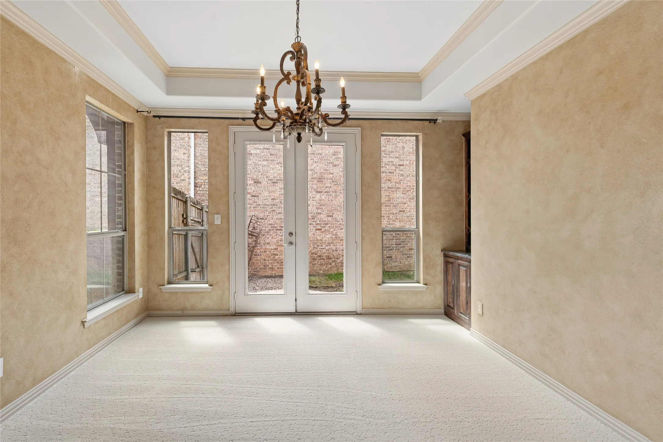 Single Family Residence For Rent in Denton County , 7005 Kenswick Drive, Plano, Texas 75024, 3 Bedroom, 3 Bathroom, 2 Garage spaces, 3,561 Sqft, built in 2005, mls#21403954, Real Estate Agent in Plano, Homes For Rent in Denton county, Homes For Rent in Plano, Realtor in Plano Texas, Real Estate Brokerage Independent Realty Texas, Luminita Cordes Realtor