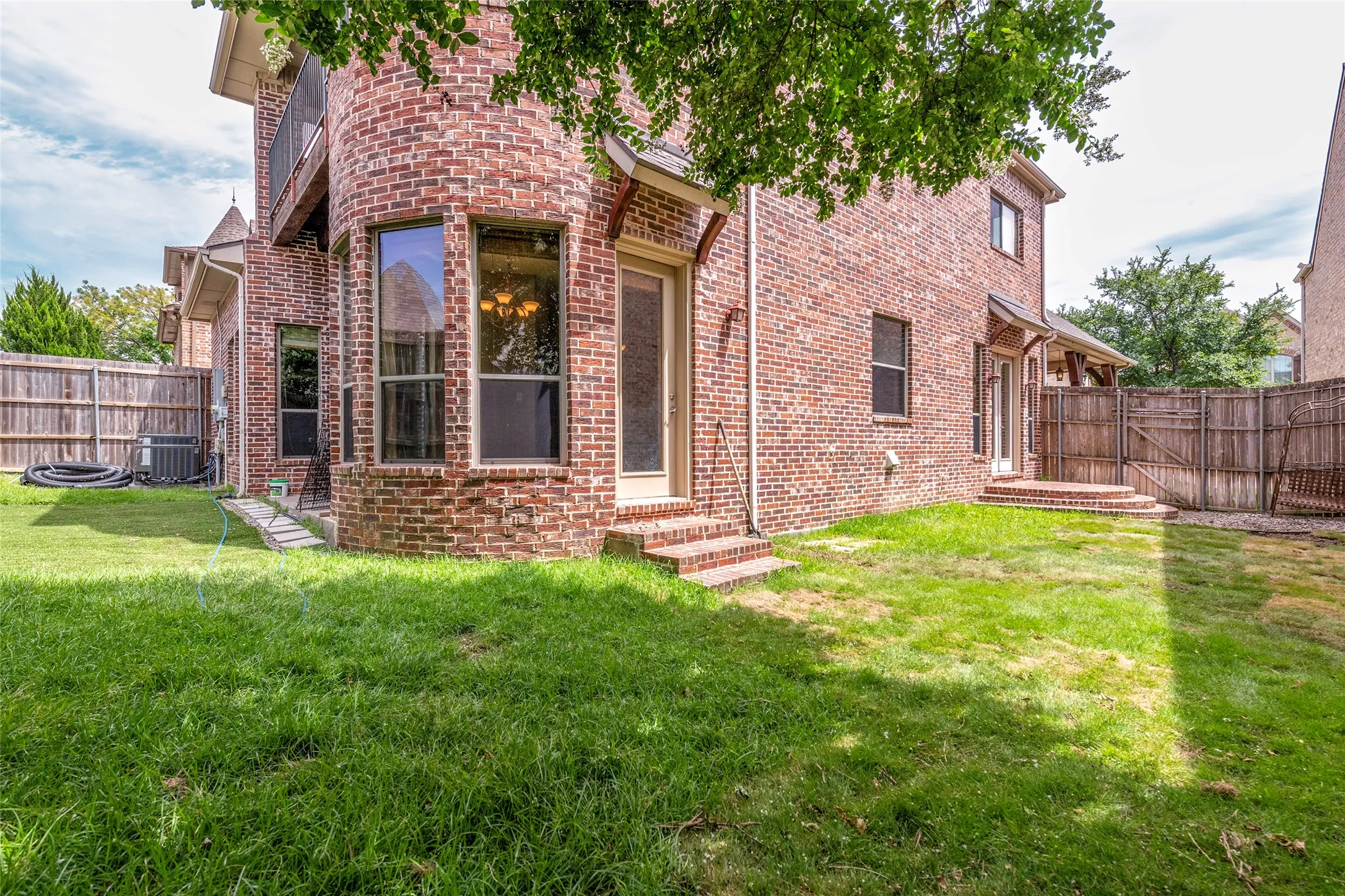 Single Family Residence For Rent in Denton County , 7005 Kenswick Drive, Plano, Texas 75024, 3 Bedroom, 3 Bathroom, 2 Garage spaces, 3,561 Sqft, built in 2005, mls#21403954, Real Estate Agent in Plano, Homes For Rent in Denton county, Homes For Rent in Plano, Realtor in Plano Texas, Real Estate Brokerage Independent Realty Texas, Luminita Cordes Realtor