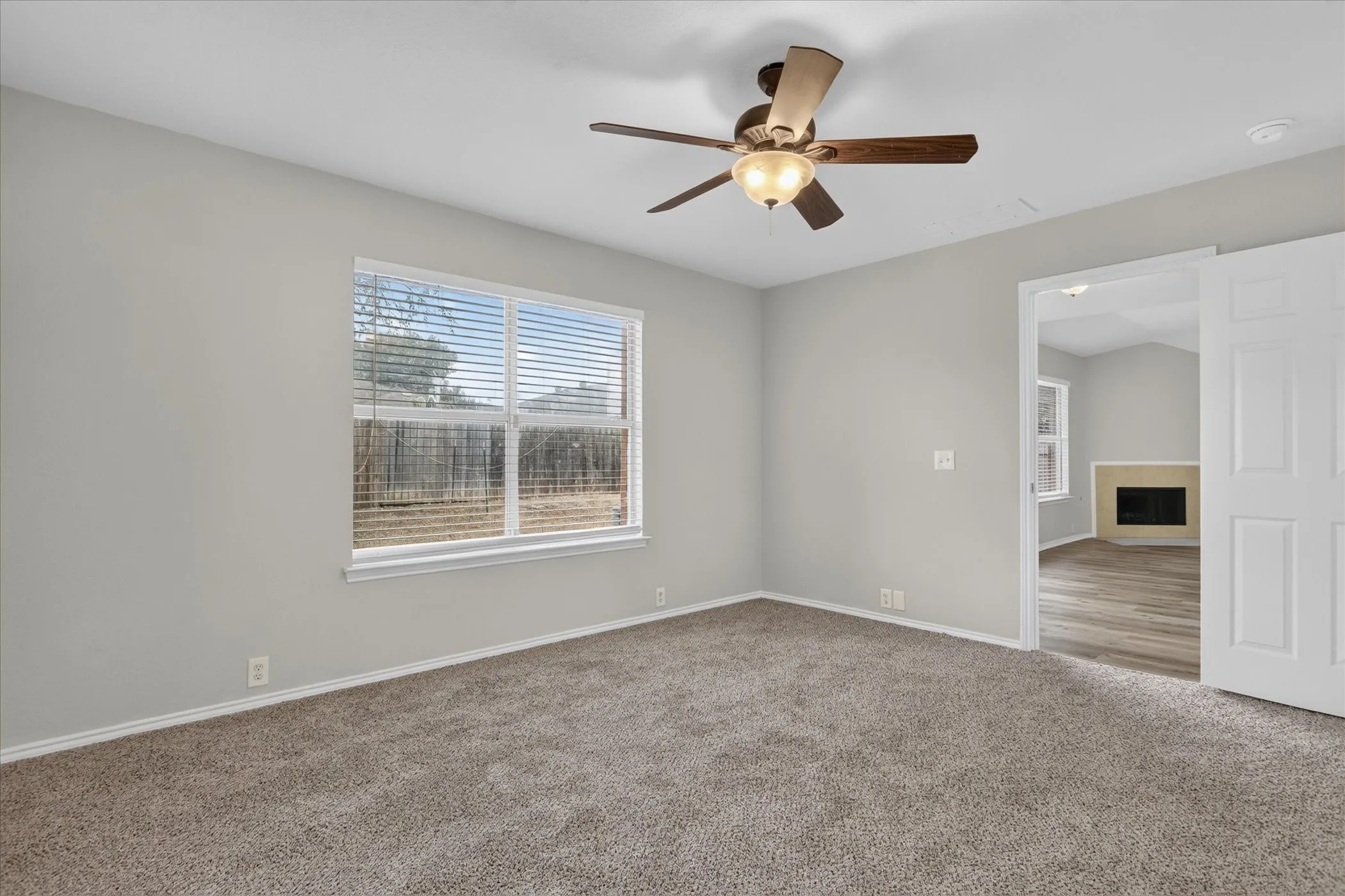Single Family Residence For Sale in Tarrant County , 1441 Trading Post Drive, Fort Worth, Texas 76131, 3 Bedroom, 2 Bathroom, 2 Garage spaces, 1,507 Sqft, built in 2003, mls#21403930, Real Estate Agent in Fort Worth, Homes For Sale in Tarrant county, Homes For Sale in Fort Worth, Realtor in Fort Worth Texas, Real Estate Brokerage Independent Realty Texas, Luminita Cordes Realtor