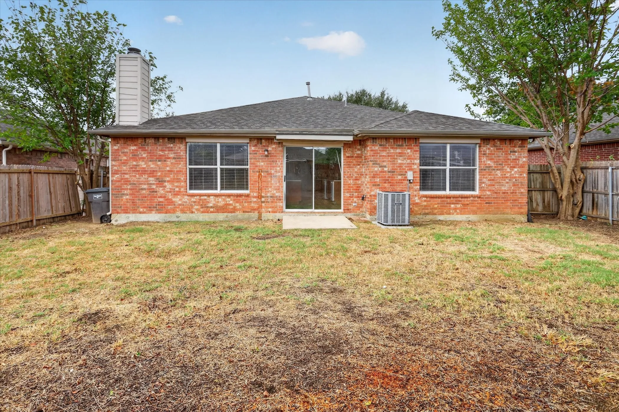 Single Family Residence For Sale in Tarrant County , 1441 Trading Post Drive, Fort Worth, Texas 76131, 3 Bedroom, 2 Bathroom, 2 Garage spaces, 1,507 Sqft, built in 2003, mls#21403930, Real Estate Agent in Fort Worth, Homes For Sale in Tarrant county, Homes For Sale in Fort Worth, Realtor in Fort Worth Texas, Real Estate Brokerage Independent Realty Texas, Luminita Cordes Realtor