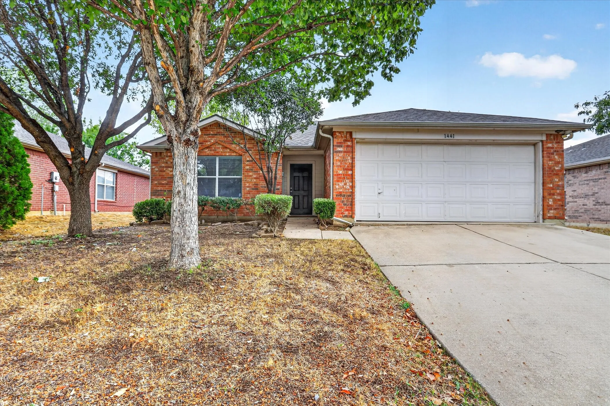 Single Family Residence For Sale in Tarrant County , 1441 Trading Post Drive, Fort Worth, Texas 76131, 3 Bedroom, 2 Bathroom, 2 Garage spaces, 1,507 Sqft, built in 2003, mls#21403930, Real Estate Agent in Fort Worth, Homes For Sale in Tarrant county, Homes For Sale in Fort Worth, Realtor in Fort Worth Texas, Real Estate Brokerage Independent Realty Texas, Luminita Cordes Realtor