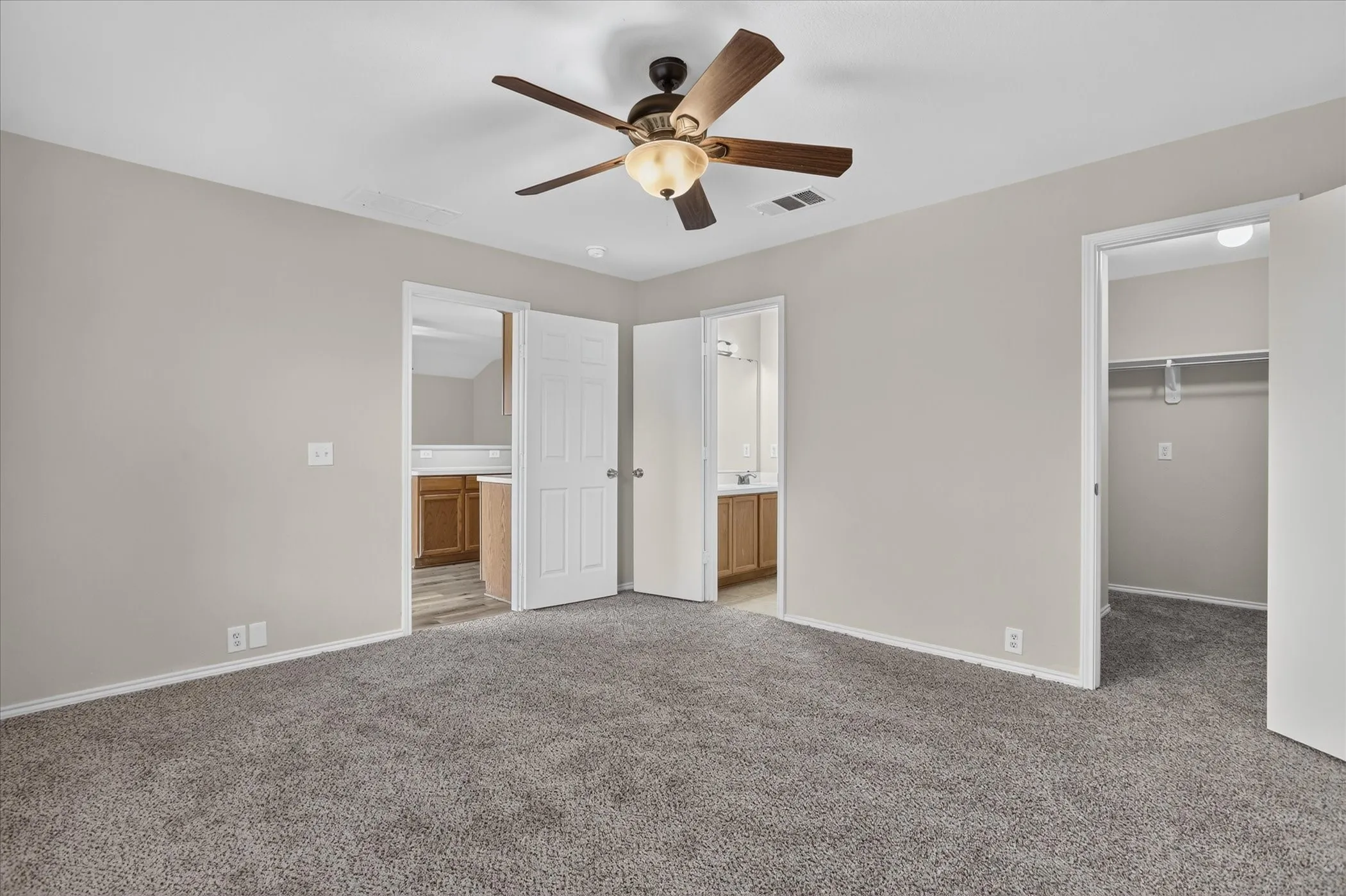 Single Family Residence For Sale in Tarrant County , 1441 Trading Post Drive, Fort Worth, Texas 76131, 3 Bedroom, 2 Bathroom, 2 Garage spaces, 1,507 Sqft, built in 2003, mls#21403930, Real Estate Agent in Fort Worth, Homes For Sale in Tarrant county, Homes For Sale in Fort Worth, Realtor in Fort Worth Texas, Real Estate Brokerage Independent Realty Texas, Luminita Cordes Realtor