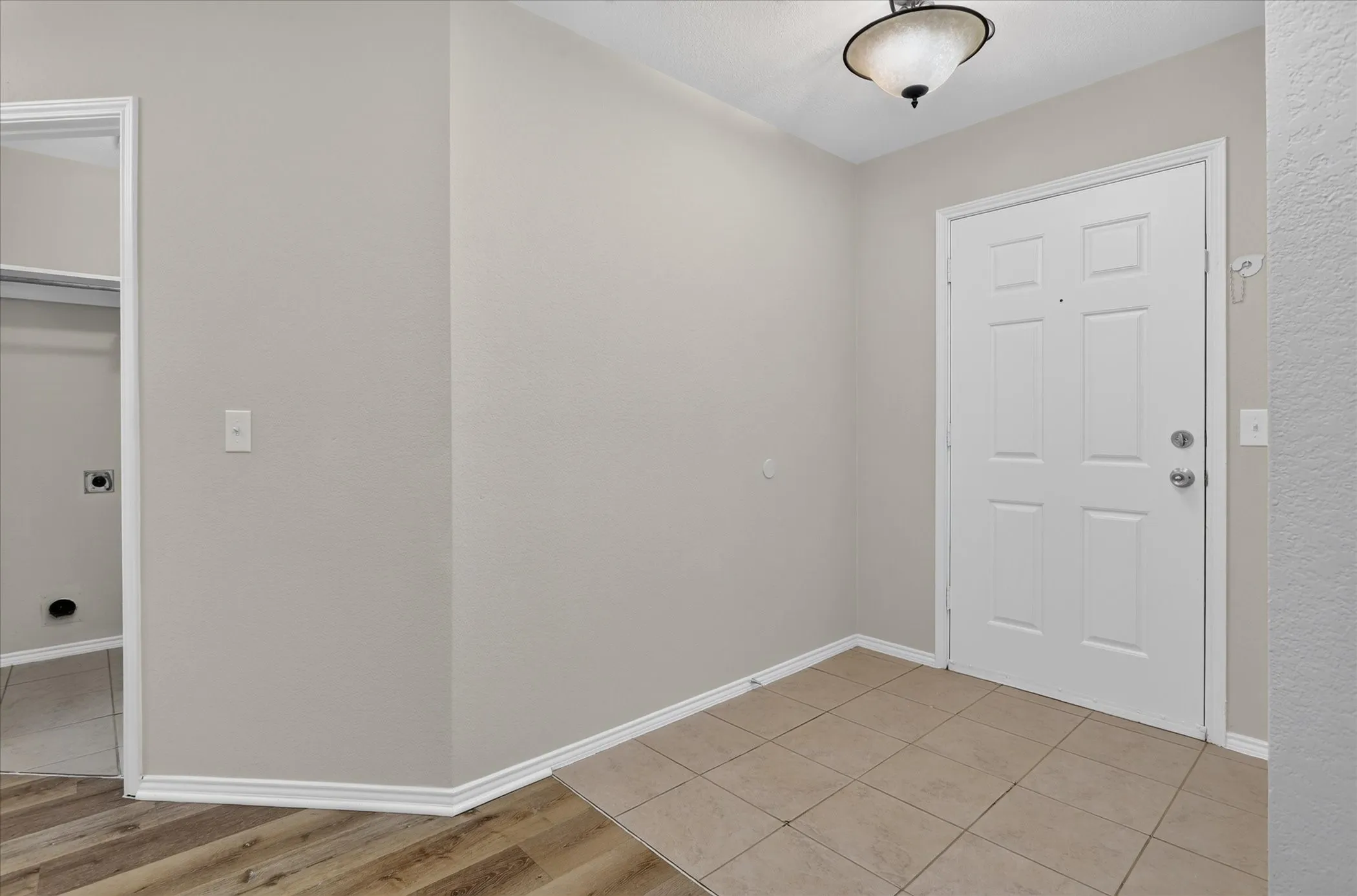 Single Family Residence For Sale in Tarrant County , 1441 Trading Post Drive, Fort Worth, Texas 76131, 3 Bedroom, 2 Bathroom, 2 Garage spaces, 1,507 Sqft, built in 2003, mls#21403930, Real Estate Agent in Fort Worth, Homes For Sale in Tarrant county, Homes For Sale in Fort Worth, Realtor in Fort Worth Texas, Real Estate Brokerage Independent Realty Texas, Luminita Cordes Realtor