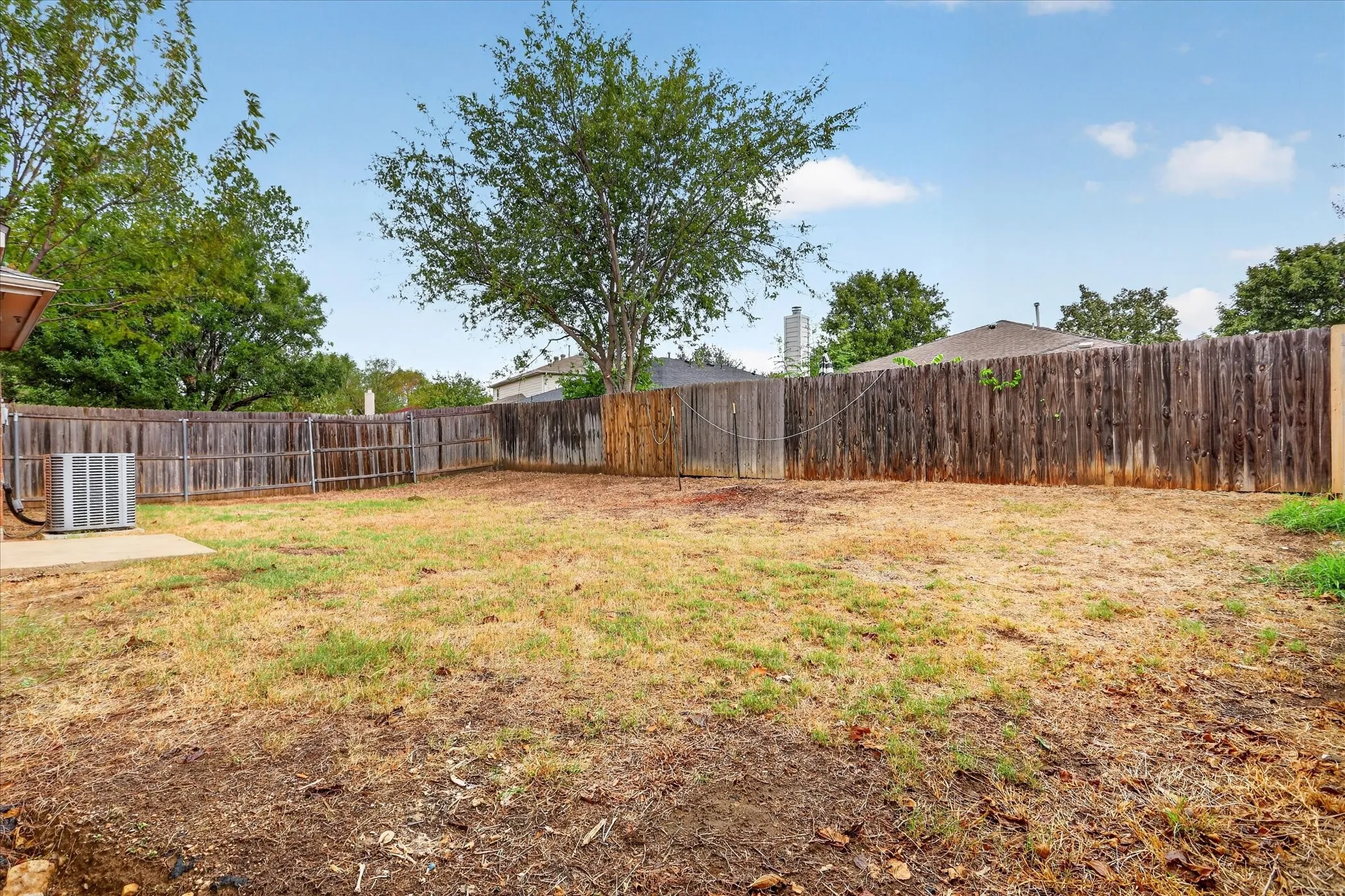 Single Family Residence For Sale in Tarrant County , 1441 Trading Post Drive, Fort Worth, Texas 76131, 3 Bedroom, 2 Bathroom, 2 Garage spaces, 1,507 Sqft, built in 2003, mls#21403930, Real Estate Agent in Fort Worth, Homes For Sale in Tarrant county, Homes For Sale in Fort Worth, Realtor in Fort Worth Texas, Real Estate Brokerage Independent Realty Texas, Luminita Cordes Realtor