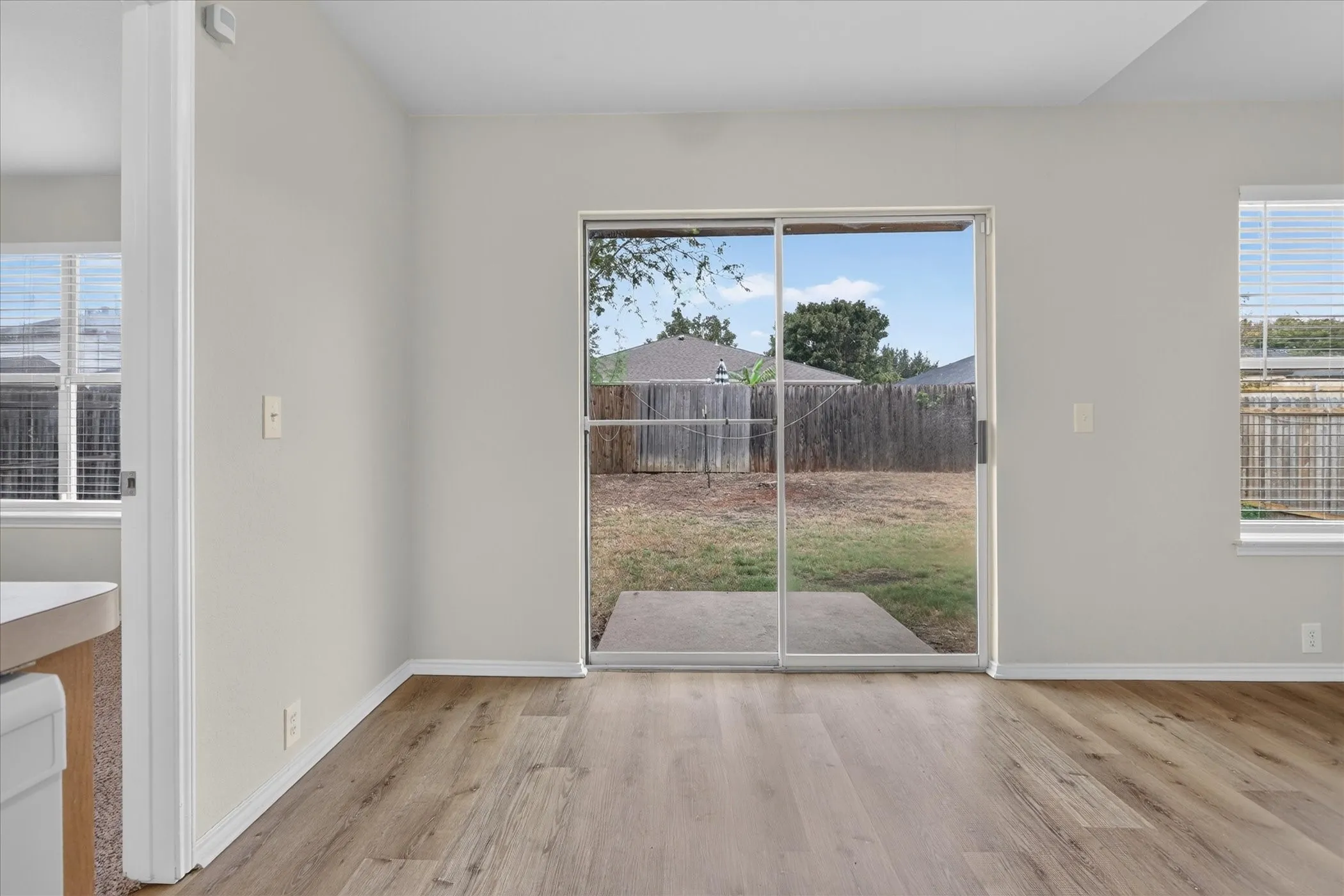 Single Family Residence For Sale in Tarrant County , 1441 Trading Post Drive, Fort Worth, Texas 76131, 3 Bedroom, 2 Bathroom, 2 Garage spaces, 1,507 Sqft, built in 2003, mls#21403930, Real Estate Agent in Fort Worth, Homes For Sale in Tarrant county, Homes For Sale in Fort Worth, Realtor in Fort Worth Texas, Real Estate Brokerage Independent Realty Texas, Luminita Cordes Realtor
