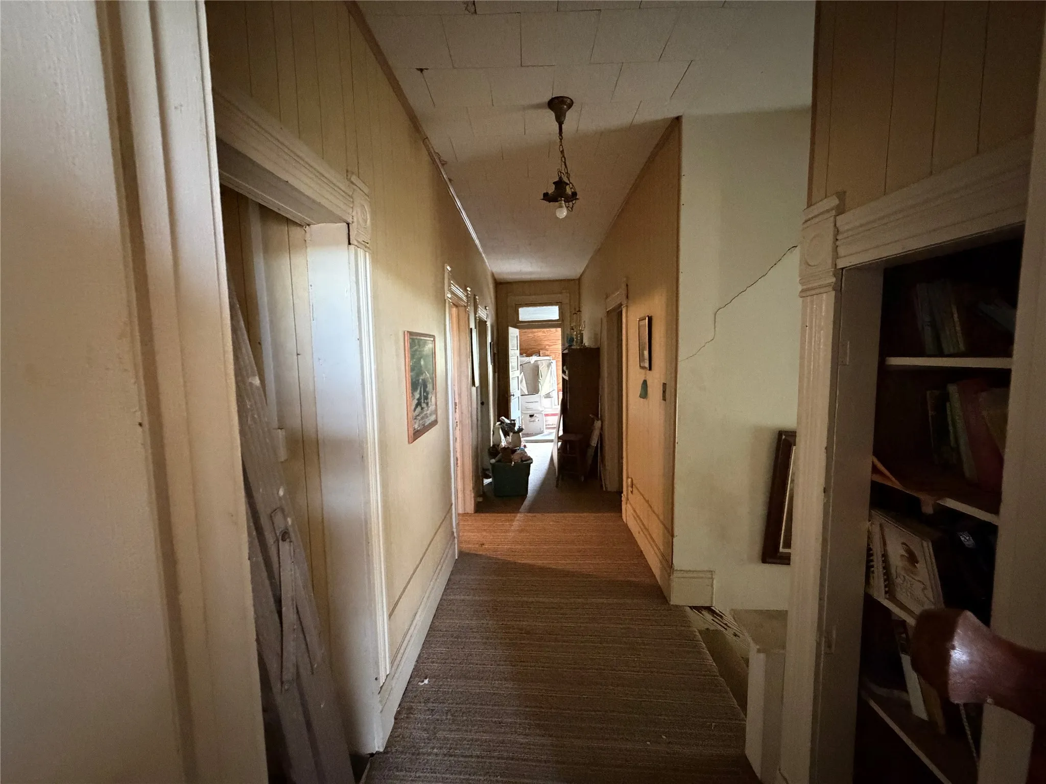Single Family Residence For Sale in Mc Lennan County , 108 W Tinsley Drive, Robinson, Texas 76706, 4 Bedroom, 2 Bathroom, 4 Garage spaces, 3,078 Sqft, built in 1900, mls#21403916, Real Estate Agent in Robinson, Homes For Sale in Mc Lennan county, Homes For Sale in Robinson, Realtor in Robinson Texas, Real Estate Brokerage Independent Realty Texas, Luminita Cordes Realtor
