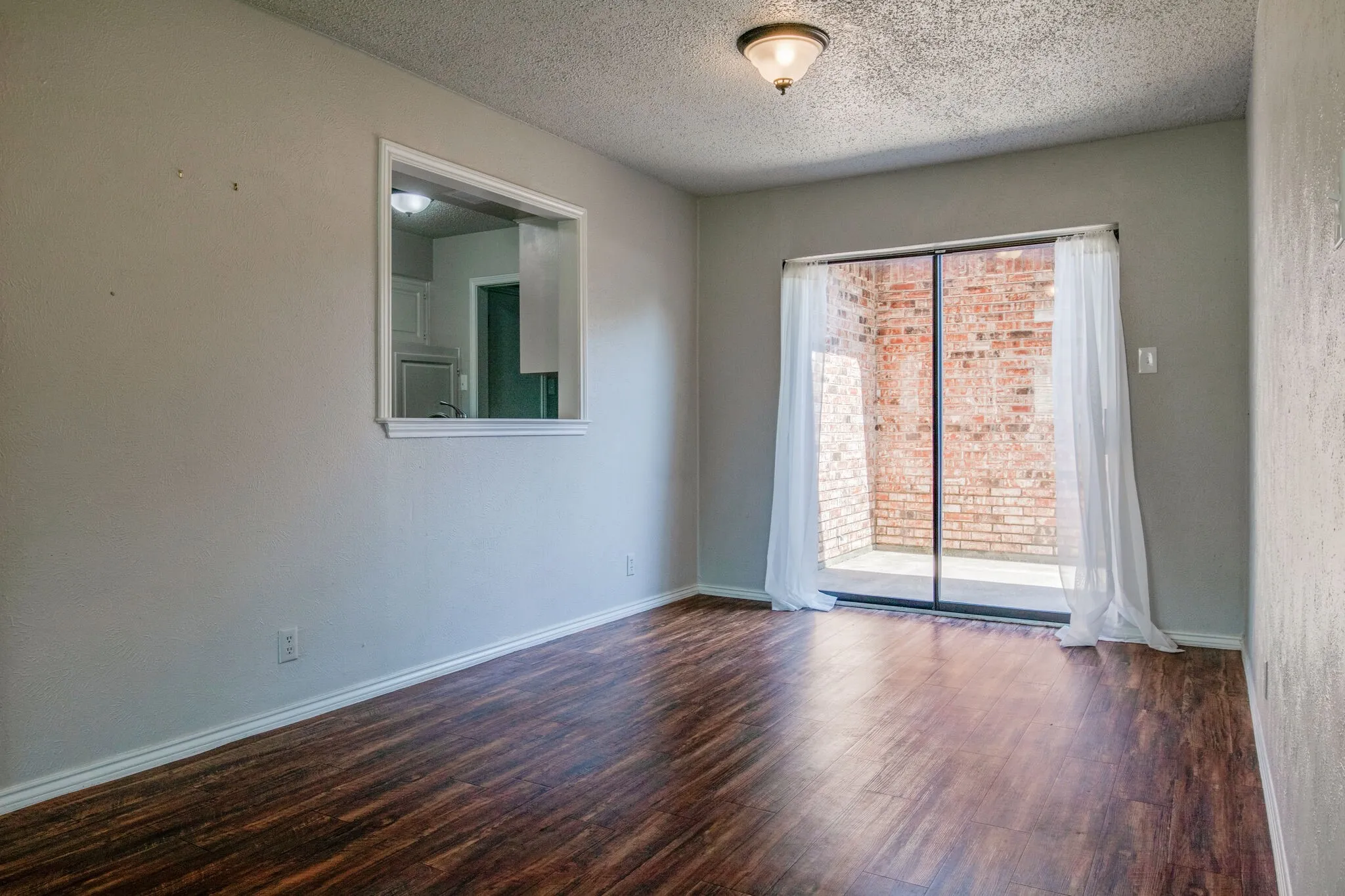 Duplex For Sale in Denton County , 1726-1728 Stonegate Drive, Denton, Texas 76205, 6 Bedroom, 6 Bathroom, 4 Garage spaces, 3,688 Sqft, built in 1976, mls#21401985, Real Estate Agent in Denton, Homes For Sale in Denton county, Homes For Sale in Denton, Realtor in Denton Texas, Real Estate Brokerage Independent Realty Texas, Luminita Cordes Realtor