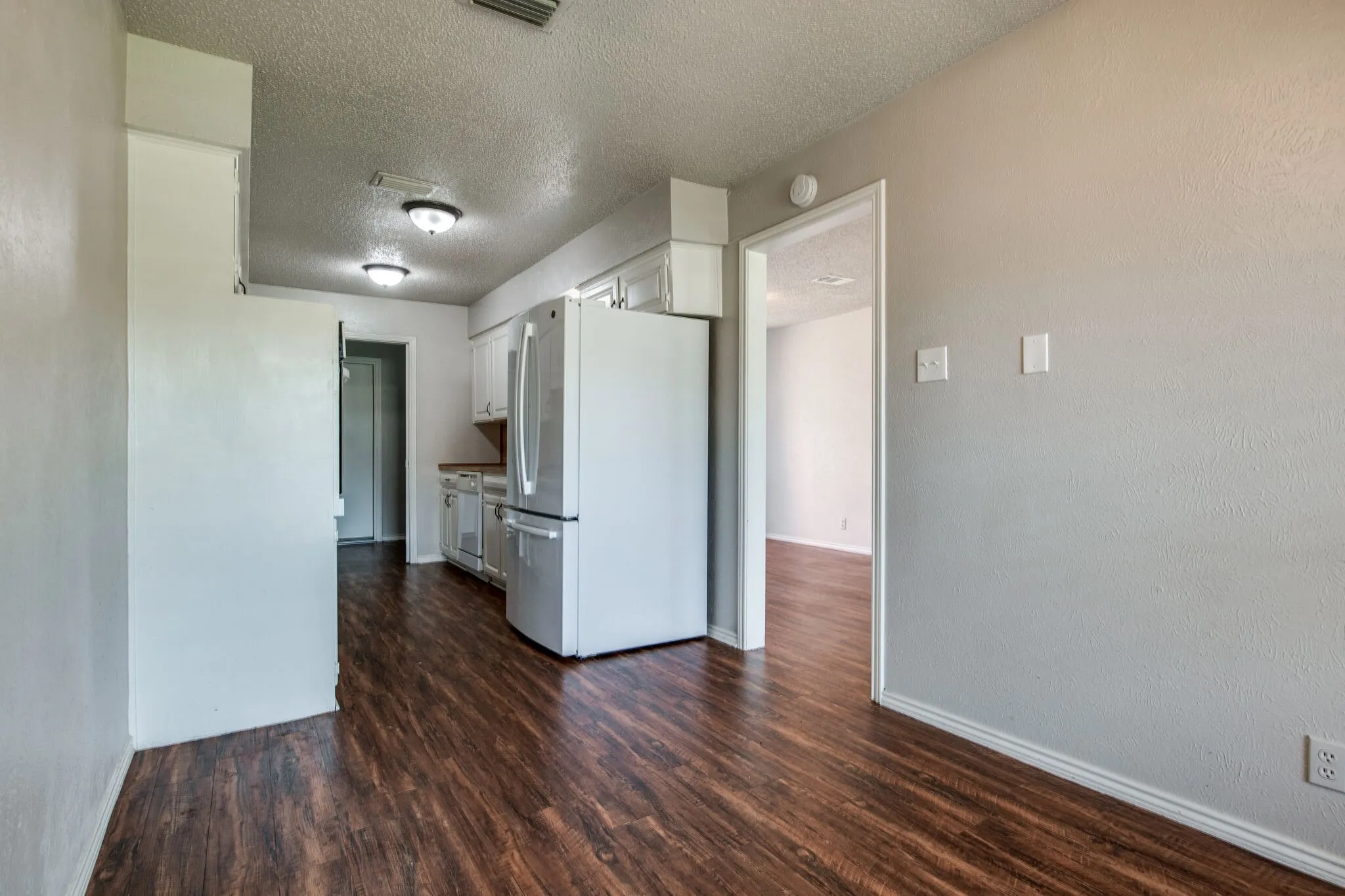 Duplex For Sale in Denton County , 1726-1728 Stonegate Drive, Denton, Texas 76205, 6 Bedroom, 6 Bathroom, 4 Garage spaces, 3,688 Sqft, built in 1976, mls#21401985, Real Estate Agent in Denton, Homes For Sale in Denton county, Homes For Sale in Denton, Realtor in Denton Texas, Real Estate Brokerage Independent Realty Texas, Luminita Cordes Realtor
