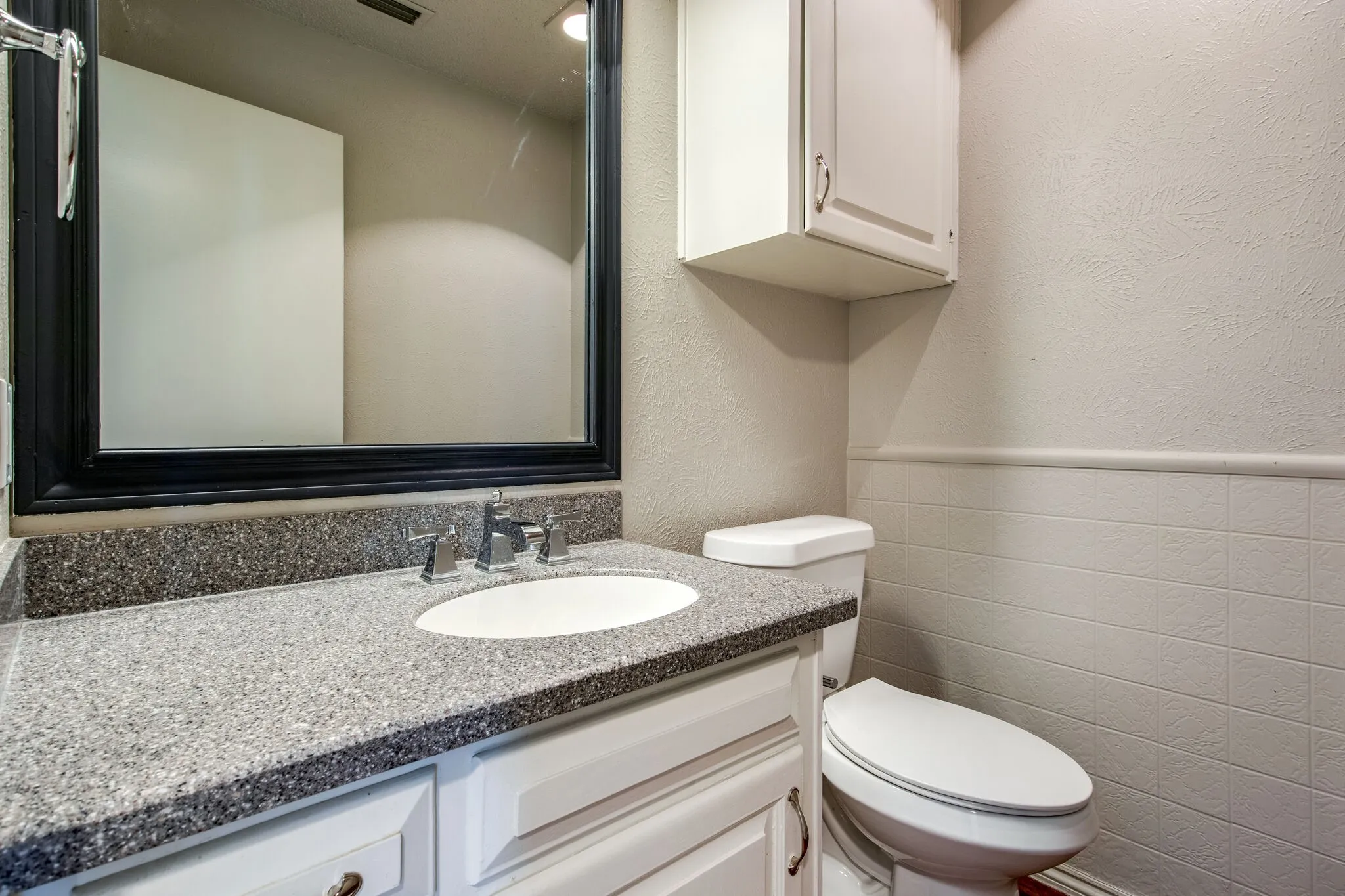 Duplex For Sale in Denton County , 1726-1728 Stonegate Drive, Denton, Texas 76205, 6 Bedroom, 6 Bathroom, 4 Garage spaces, 3,688 Sqft, built in 1976, mls#21401985, Real Estate Agent in Denton, Homes For Sale in Denton county, Homes For Sale in Denton, Realtor in Denton Texas, Real Estate Brokerage Independent Realty Texas, Luminita Cordes Realtor