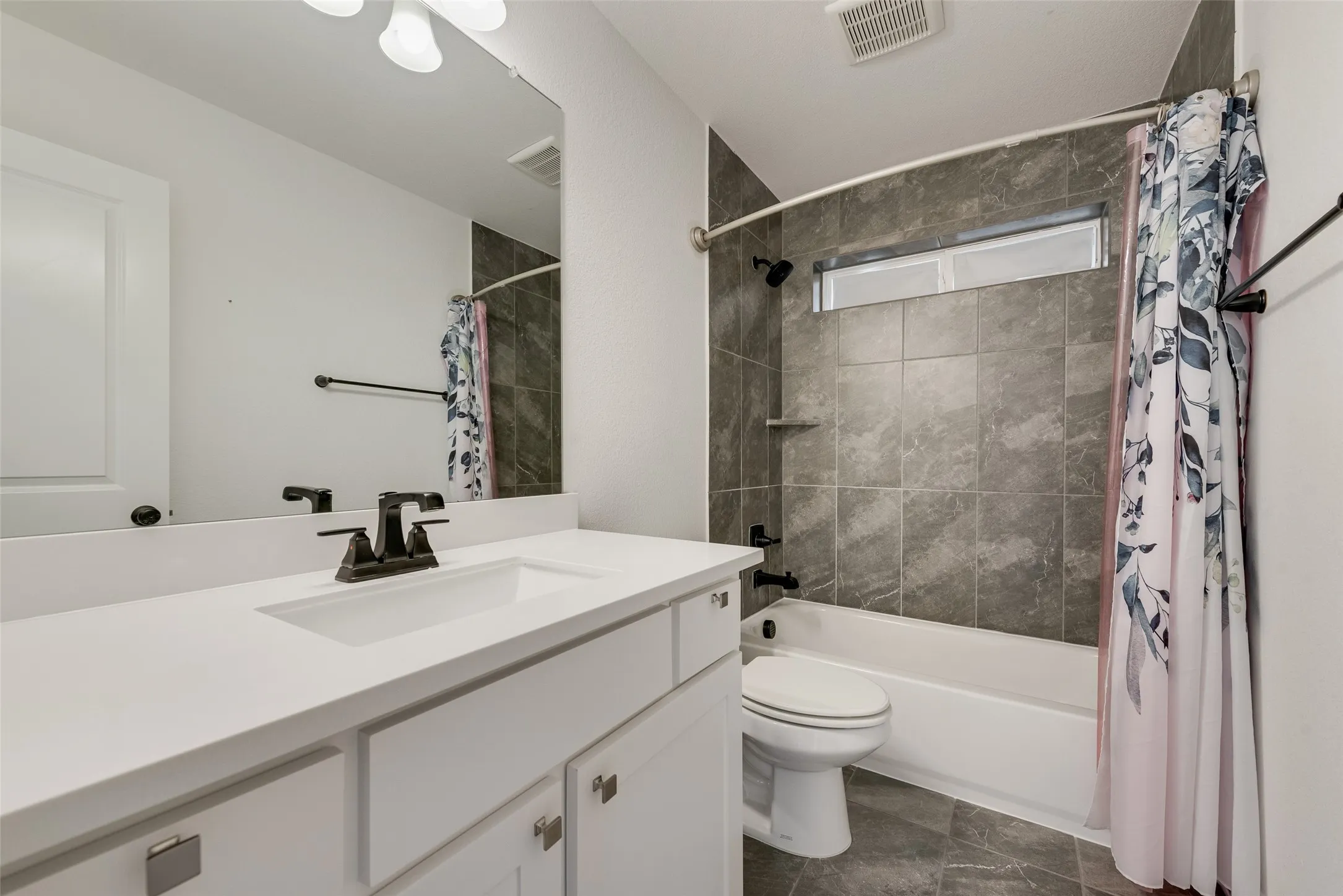 Single Family Residence For Rent in Dallas County , 405 Rock Rose Lane, Wylie, Texas 75098, 6 Bedroom, 4 Bathroom, 2 Garage spaces, 3,071 Sqft, built in 2023, mls#21403961, Real Estate Agent in Wylie, Homes For Rent in Dallas county, Homes For Rent in Wylie, Realtor in Wylie Texas, Real Estate Brokerage Independent Realty Texas, Luminita Cordes Realtor