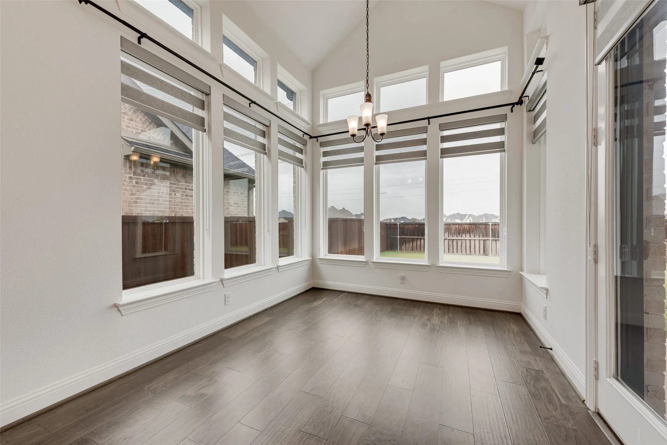 Single Family Residence For Rent in Dallas County , 405 Rock Rose Lane, Wylie, Texas 75098, 6 Bedroom, 4 Bathroom, 2 Garage spaces, 3,071 Sqft, built in 2023, mls#21403961, Real Estate Agent in Wylie, Homes For Rent in Dallas county, Homes For Rent in Wylie, Realtor in Wylie Texas, Real Estate Brokerage Independent Realty Texas, Luminita Cordes Realtor