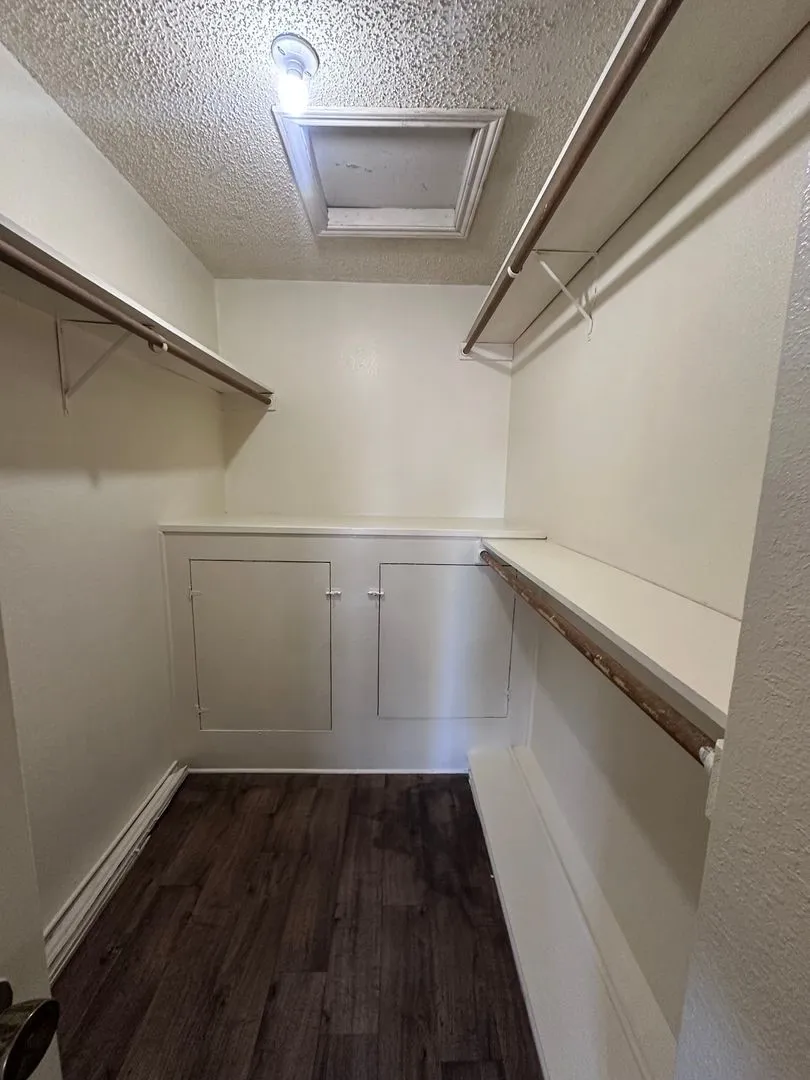 Apartment For Rent in Mc Lennan County , 1326 S 11th Street 20, Waco, Texas 76706, 1 Bedroom, 1 Bathroom, Garage spaces, 576 Sqft, built in 1982, mls#21403970, Real Estate Agent in Waco, Homes For Rent in Mc Lennan county, Homes For Rent in Waco, Realtor in Waco Texas, Real Estate Brokerage Independent Realty Texas, Luminita Cordes Realtor