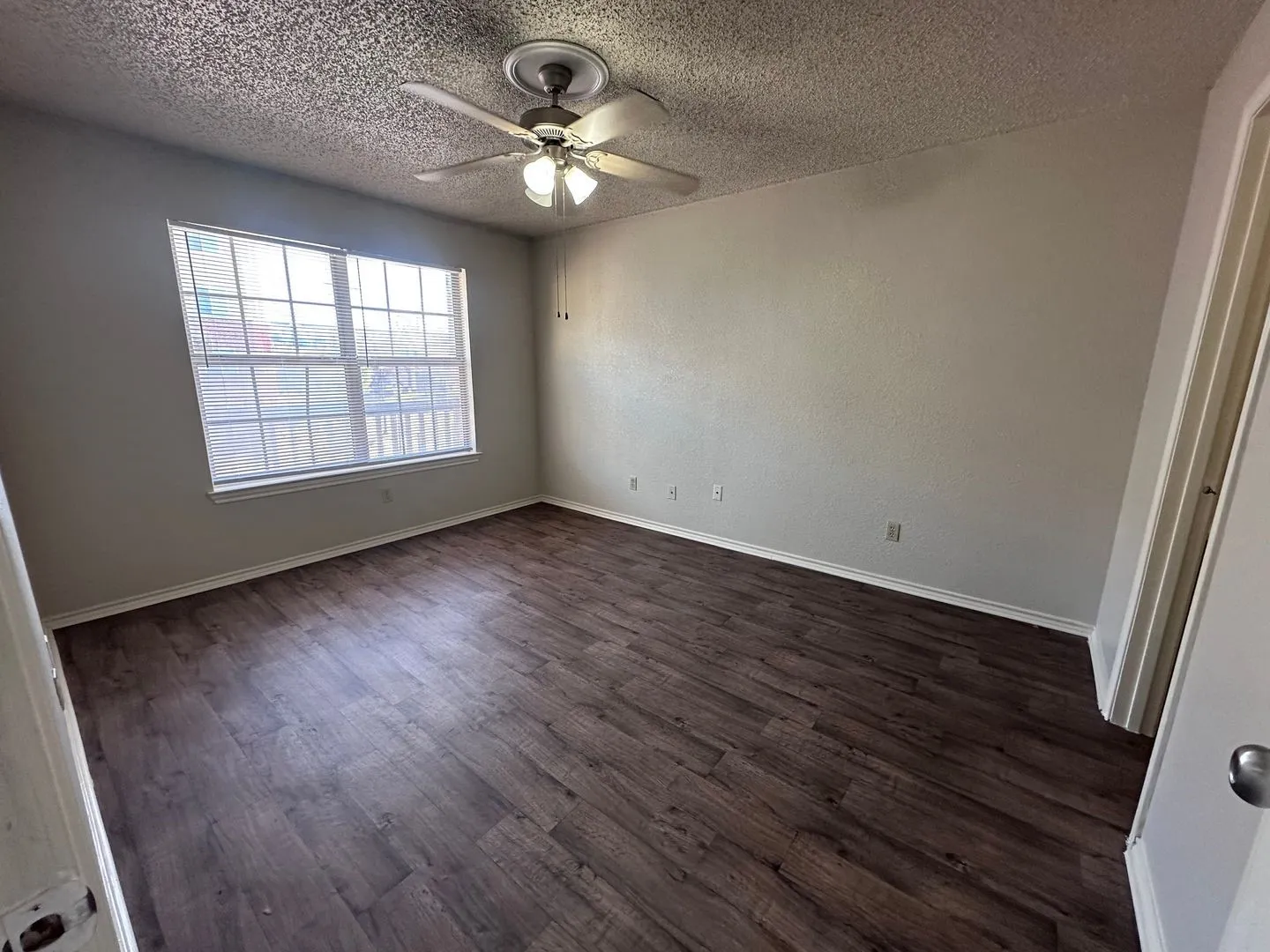 Apartment For Rent in Mc Lennan County , 1326 S 11th Street 20, Waco, Texas 76706, 1 Bedroom, 1 Bathroom, Garage spaces, 576 Sqft, built in 1982, mls#21403970, Real Estate Agent in Waco, Homes For Rent in Mc Lennan county, Homes For Rent in Waco, Realtor in Waco Texas, Real Estate Brokerage Independent Realty Texas, Luminita Cordes Realtor