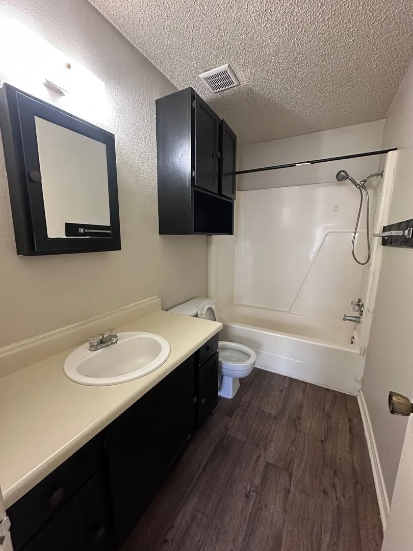 Apartment For Rent in Mc Lennan County , 1326 S 11th Street 20, Waco, Texas 76706, 1 Bedroom, 1 Bathroom, Garage spaces, 576 Sqft, built in 1982, mls#21403970, Real Estate Agent in Waco, Homes For Rent in Mc Lennan county, Homes For Rent in Waco, Realtor in Waco Texas, Real Estate Brokerage Independent Realty Texas, Luminita Cordes Realtor