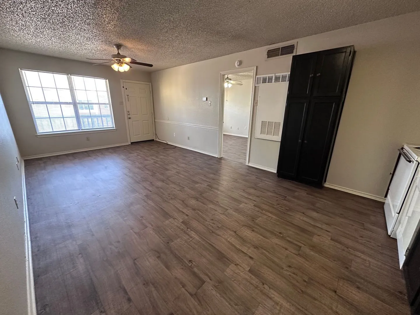 Apartment For Rent in Mc Lennan County , 1326 S 11th Street 20, Waco, Texas 76706, 1 Bedroom, 1 Bathroom, Garage spaces, 576 Sqft, built in 1982, mls#21403970, Real Estate Agent in Waco, Homes For Rent in Mc Lennan county, Homes For Rent in Waco, Realtor in Waco Texas, Real Estate Brokerage Independent Realty Texas, Luminita Cordes Realtor