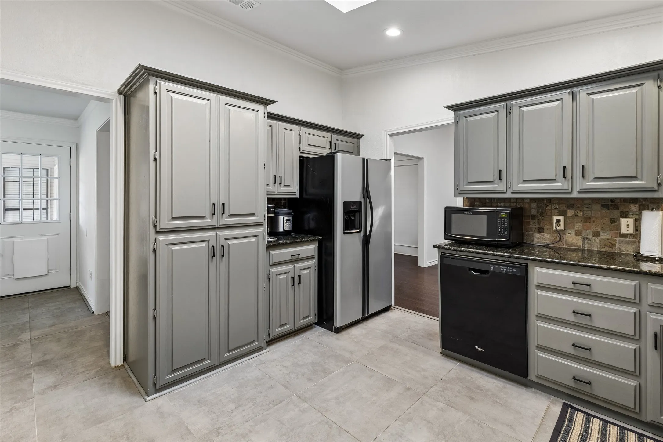 Single Family Residence For Sale in Collin County , 2701 Nighthawk Drive, Plano, Texas 75025, 3 Bedroom, 3 Bathroom, 2 Garage spaces, 2,365 Sqft, built in 1986, mls#21392191, Real Estate Agent in Plano, Homes For Sale in Collin county, Homes For Sale in Plano, Realtor in Plano Texas, Real Estate Brokerage Independent Realty Texas, Luminita Cordes Realtor