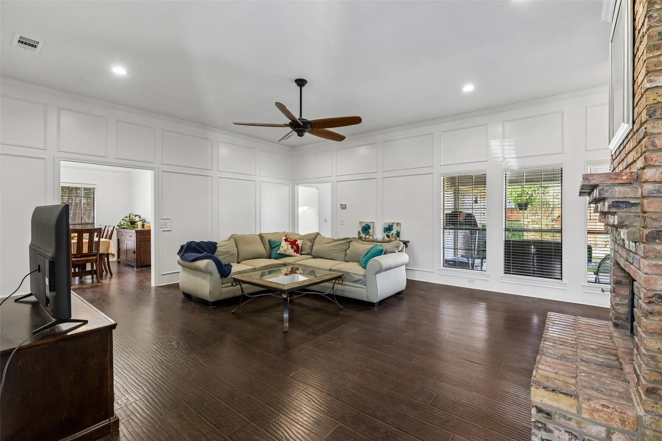 Single Family Residence For Sale in Collin County , 2701 Nighthawk Drive, Plano, Texas 75025, 3 Bedroom, 3 Bathroom, 2 Garage spaces, 2,365 Sqft, built in 1986, mls#21392191, Real Estate Agent in Plano, Homes For Sale in Collin county, Homes For Sale in Plano, Realtor in Plano Texas, Real Estate Brokerage Independent Realty Texas, Luminita Cordes Realtor