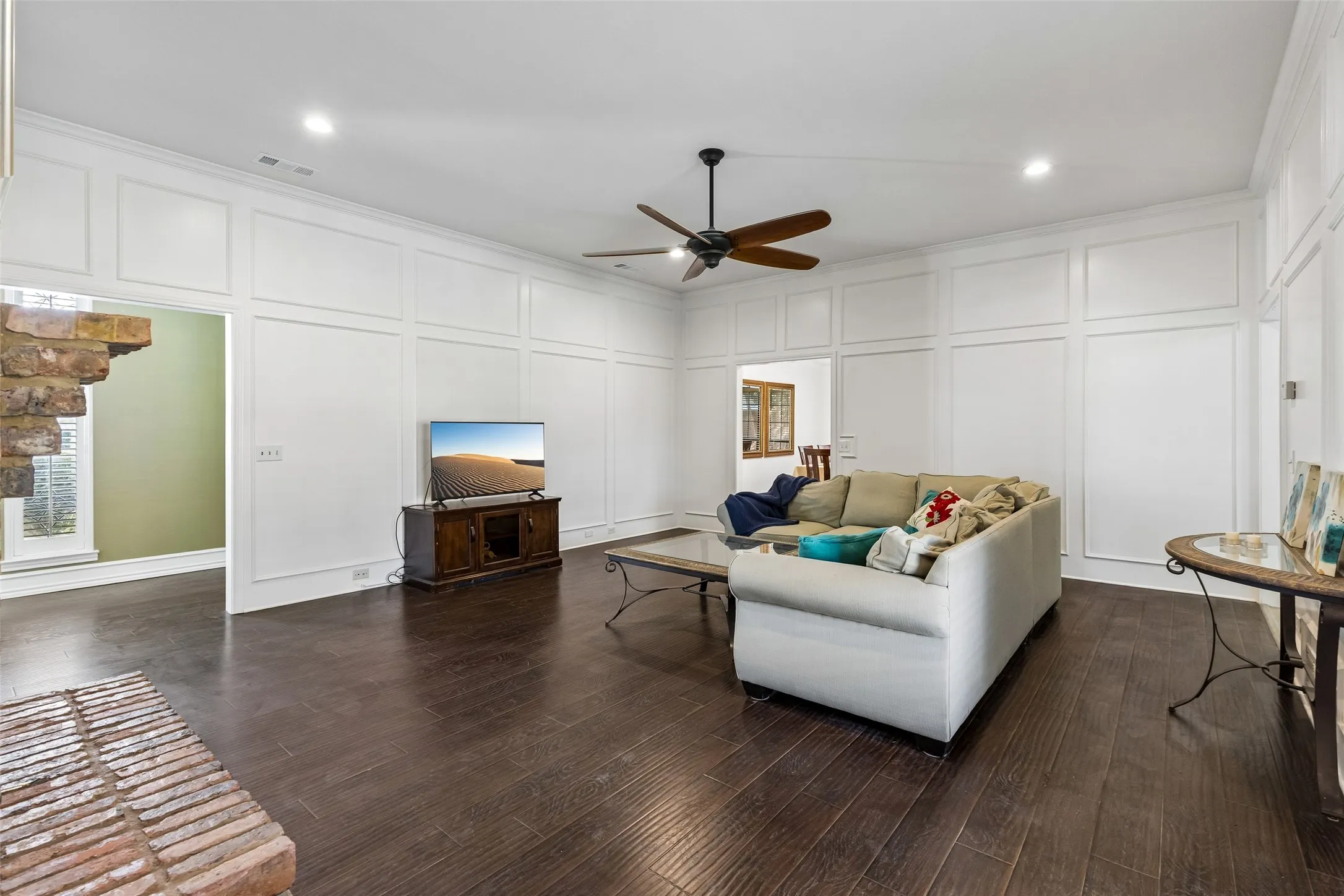 Single Family Residence For Sale in Collin County , 2701 Nighthawk Drive, Plano, Texas 75025, 3 Bedroom, 3 Bathroom, 2 Garage spaces, 2,365 Sqft, built in 1986, mls#21392191, Real Estate Agent in Plano, Homes For Sale in Collin county, Homes For Sale in Plano, Realtor in Plano Texas, Real Estate Brokerage Independent Realty Texas, Luminita Cordes Realtor