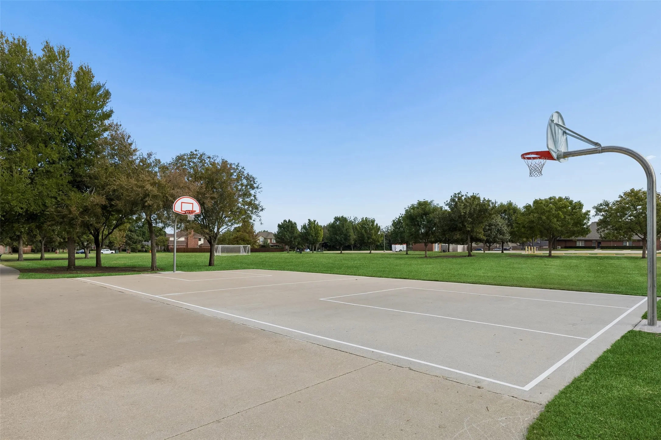Single Family Residence For Sale in Collin County , 2701 Nighthawk Drive, Plano, Texas 75025, 3 Bedroom, 3 Bathroom, 2 Garage spaces, 2,365 Sqft, built in 1986, mls#21392191, Real Estate Agent in Plano, Homes For Sale in Collin county, Homes For Sale in Plano, Realtor in Plano Texas, Real Estate Brokerage Independent Realty Texas, Luminita Cordes Realtor