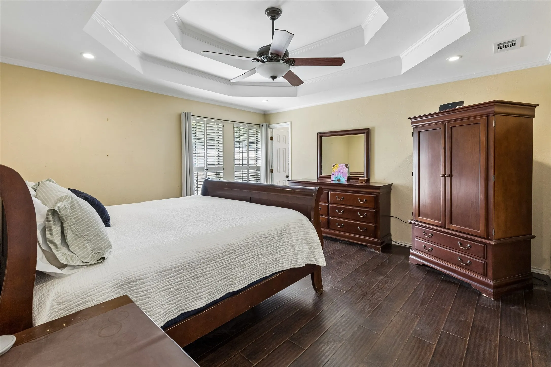Single Family Residence For Sale in Collin County , 2701 Nighthawk Drive, Plano, Texas 75025, 3 Bedroom, 3 Bathroom, 2 Garage spaces, 2,365 Sqft, built in 1986, mls#21392191, Real Estate Agent in Plano, Homes For Sale in Collin county, Homes For Sale in Plano, Realtor in Plano Texas, Real Estate Brokerage Independent Realty Texas, Luminita Cordes Realtor