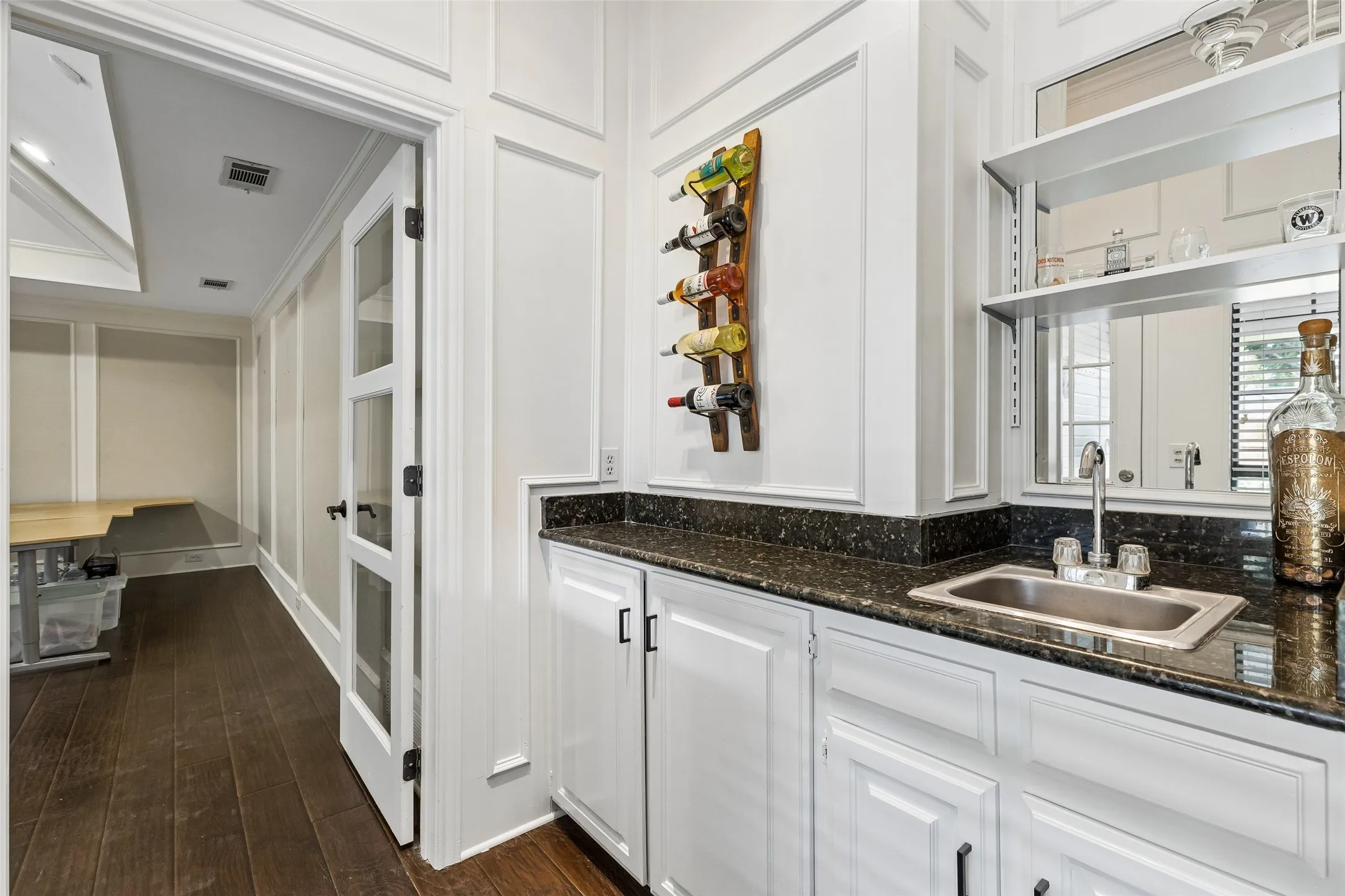 Single Family Residence For Sale in Collin County , 2701 Nighthawk Drive, Plano, Texas 75025, 3 Bedroom, 3 Bathroom, 2 Garage spaces, 2,365 Sqft, built in 1986, mls#21392191, Real Estate Agent in Plano, Homes For Sale in Collin county, Homes For Sale in Plano, Realtor in Plano Texas, Real Estate Brokerage Independent Realty Texas, Luminita Cordes Realtor
