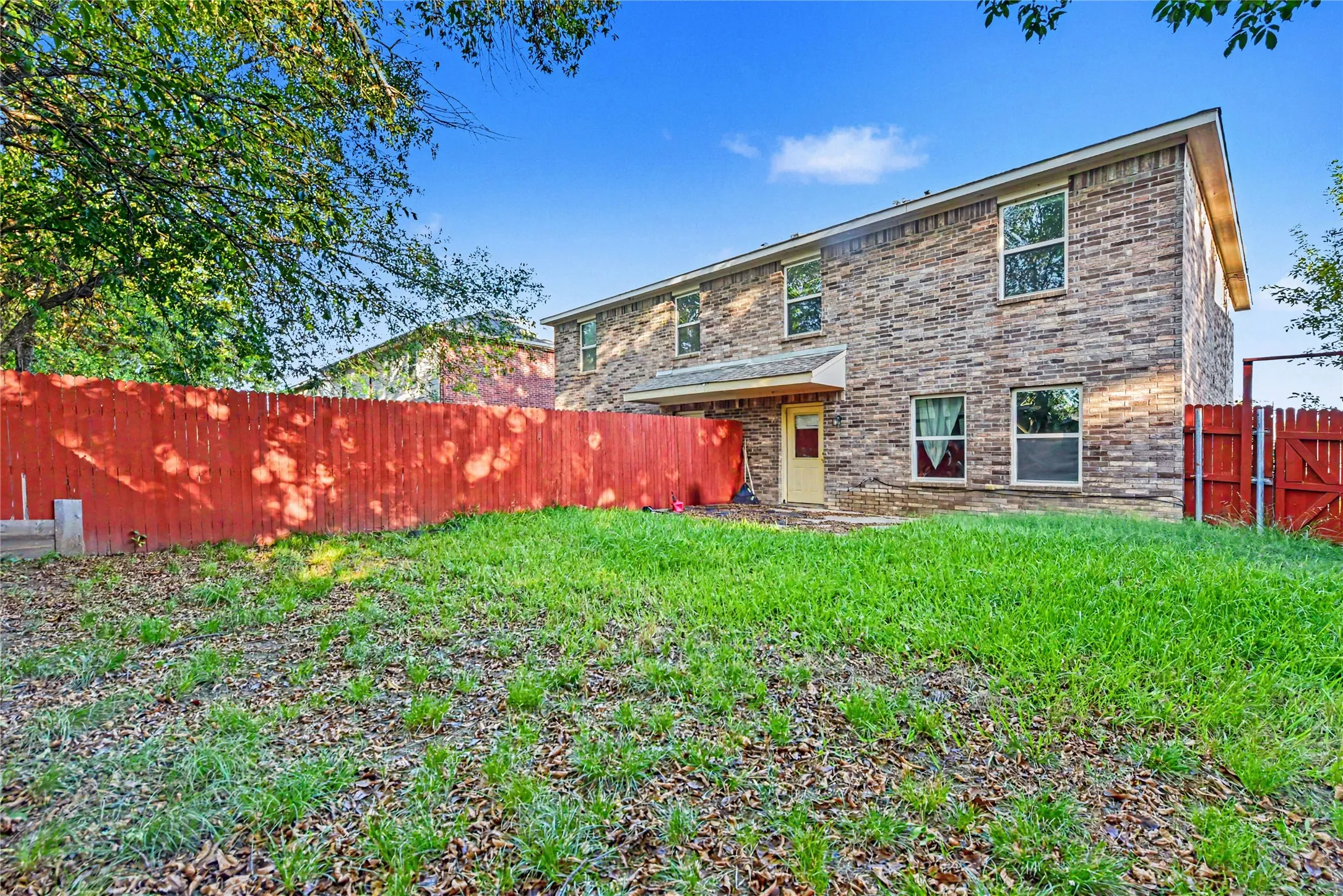 Single Family Residence For Sale in Collin County , 823 Parkplace Ridge, Princeton, Texas 75407, 3 Bedroom, 3 Bathroom, 1 Garage spaces, 1,490 Sqft, built in 2013, mls#21403853, Real Estate Agent in Princeton, Homes For Sale in Collin county, Homes For Sale in Princeton, Realtor in Princeton Texas, Real Estate Brokerage Independent Realty Texas, Luminita Cordes Realtor