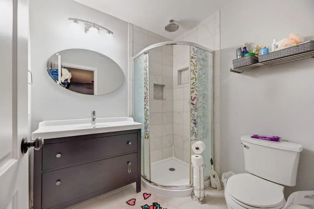 Single Family Residence For Sale in Tarrant County , 22 Spring Oaks Road, Burleson, Texas 76028, 3 Bedroom, 2 Bathroom, 2 Garage spaces, 1,677 Sqft, built in 1974, mls#21403285, Real Estate Agent in Burleson, Homes For Sale in Tarrant county, Homes For Sale in Burleson, Realtor in Burleson Texas, Real Estate Brokerage Independent Realty Texas, Luminita Cordes Realtor