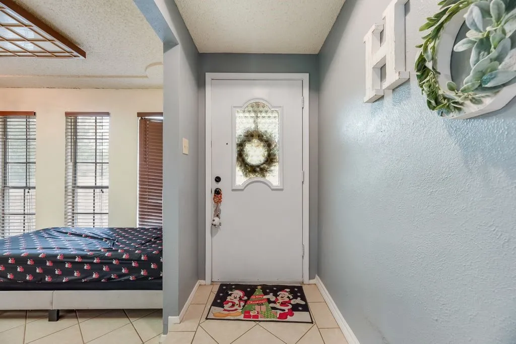 Single Family Residence For Sale in Tarrant County , 22 Spring Oaks Road, Burleson, Texas 76028, 3 Bedroom, 2 Bathroom, 2 Garage spaces, 1,677 Sqft, built in 1974, mls#21403285, Real Estate Agent in Burleson, Homes For Sale in Tarrant county, Homes For Sale in Burleson, Realtor in Burleson Texas, Real Estate Brokerage Independent Realty Texas, Luminita Cordes Realtor