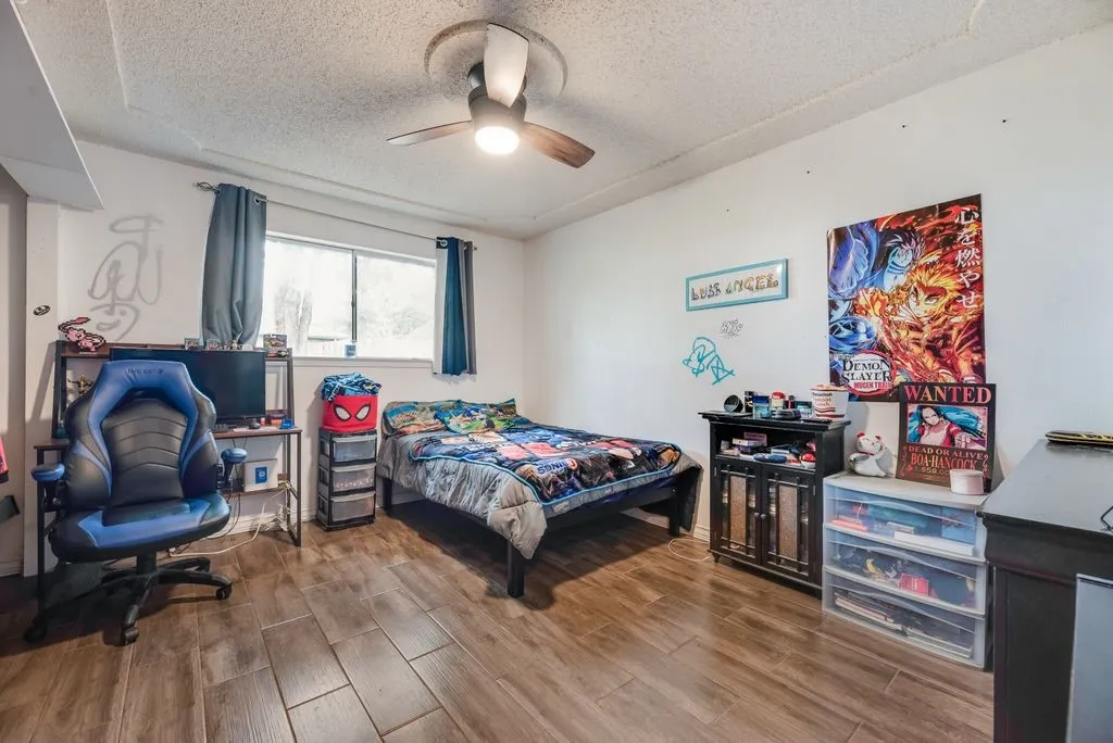 Single Family Residence For Sale in Tarrant County , 22 Spring Oaks Road, Burleson, Texas 76028, 3 Bedroom, 2 Bathroom, 2 Garage spaces, 1,677 Sqft, built in 1974, mls#21403285, Real Estate Agent in Burleson, Homes For Sale in Tarrant county, Homes For Sale in Burleson, Realtor in Burleson Texas, Real Estate Brokerage Independent Realty Texas, Luminita Cordes Realtor