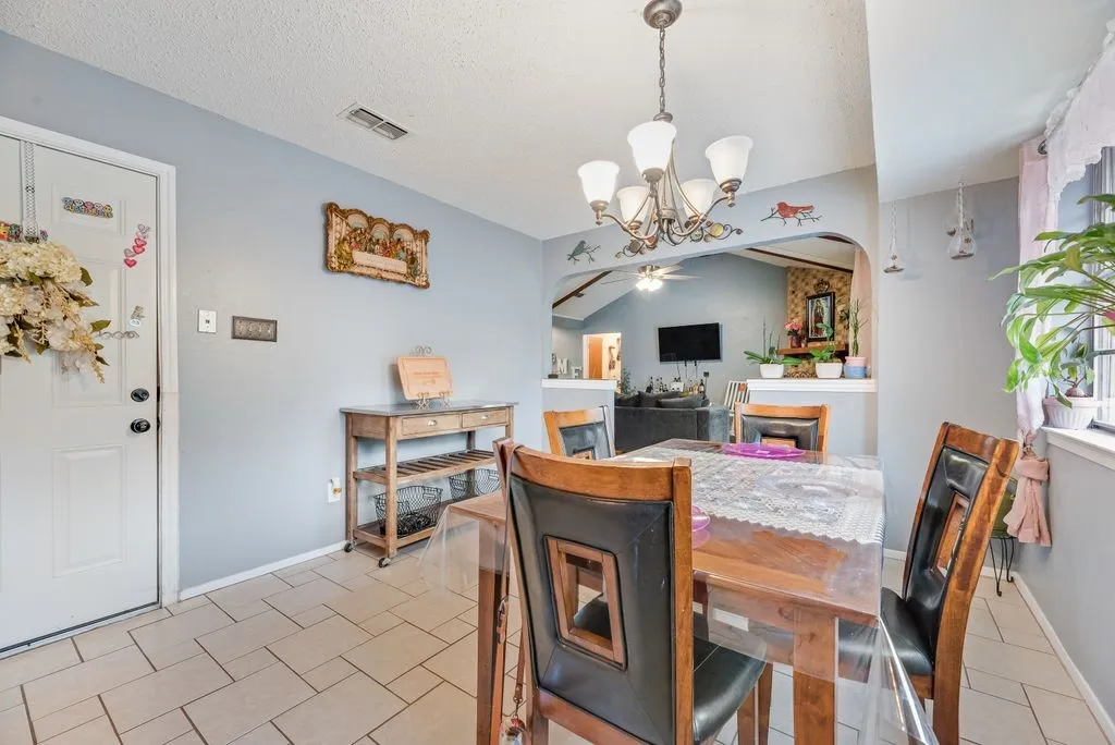 Single Family Residence For Sale in Tarrant County , 22 Spring Oaks Road, Burleson, Texas 76028, 3 Bedroom, 2 Bathroom, 2 Garage spaces, 1,677 Sqft, built in 1974, mls#21403285, Real Estate Agent in Burleson, Homes For Sale in Tarrant county, Homes For Sale in Burleson, Realtor in Burleson Texas, Real Estate Brokerage Independent Realty Texas, Luminita Cordes Realtor