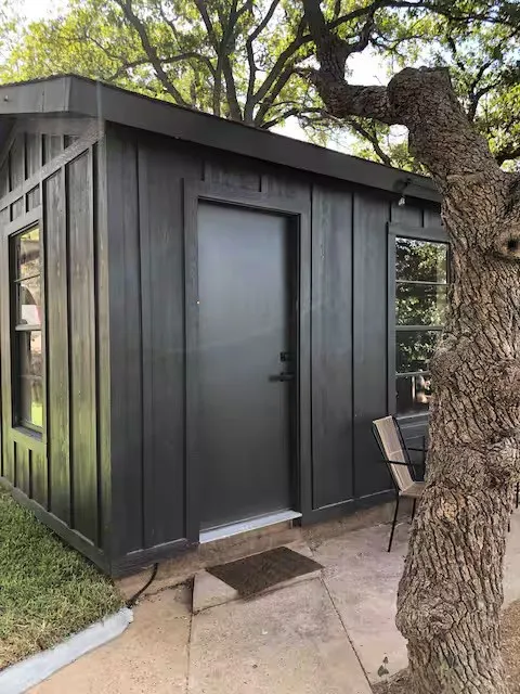 Single Family Residence For Sale in Eastland County , 501 N Shore Drive, Cisco, Texas 76437, 1 Bedroom, 1 Bathroom, Garage spaces, 432 Sqft, built in 1950, mls#21389454, Real Estate Agent in Cisco, Homes For Sale in Eastland county, Homes For Sale in Cisco, Realtor in Cisco Texas, Real Estate Brokerage Independent Realty Texas, Luminita Cordes Realtor