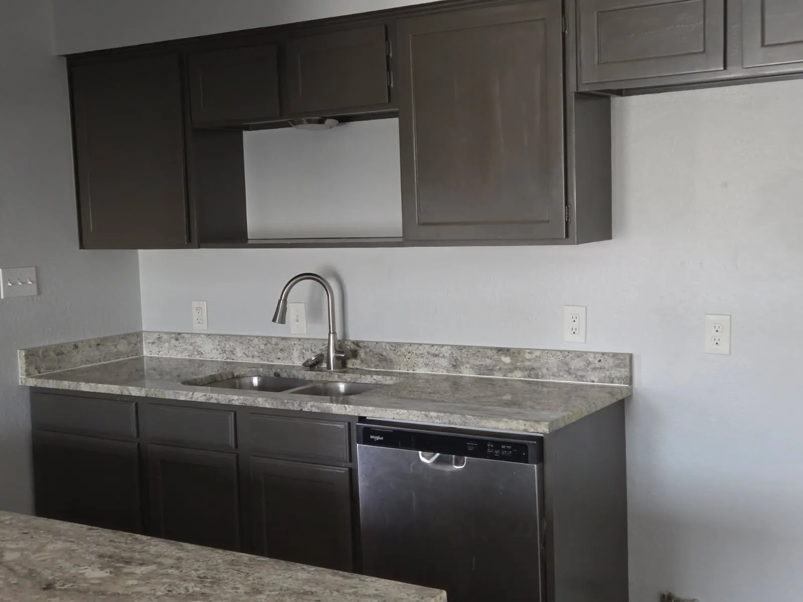 Duplex For Rent in Tarrant County , 7210 NE Loop 820, North Richland Hills, Texas 76180, 2 Bedroom, 2 Bathroom, 1 Garage spaces, 1,000 Sqft, built in 1982, mls#21403741, Real Estate Agent in North Richland Hills, Homes For Rent in Tarrant county, Homes For Rent in North Richland Hills, Realtor in North Richland Hills Texas, Real Estate Brokerage Independent Realty Texas, Luminita Cordes Realtor