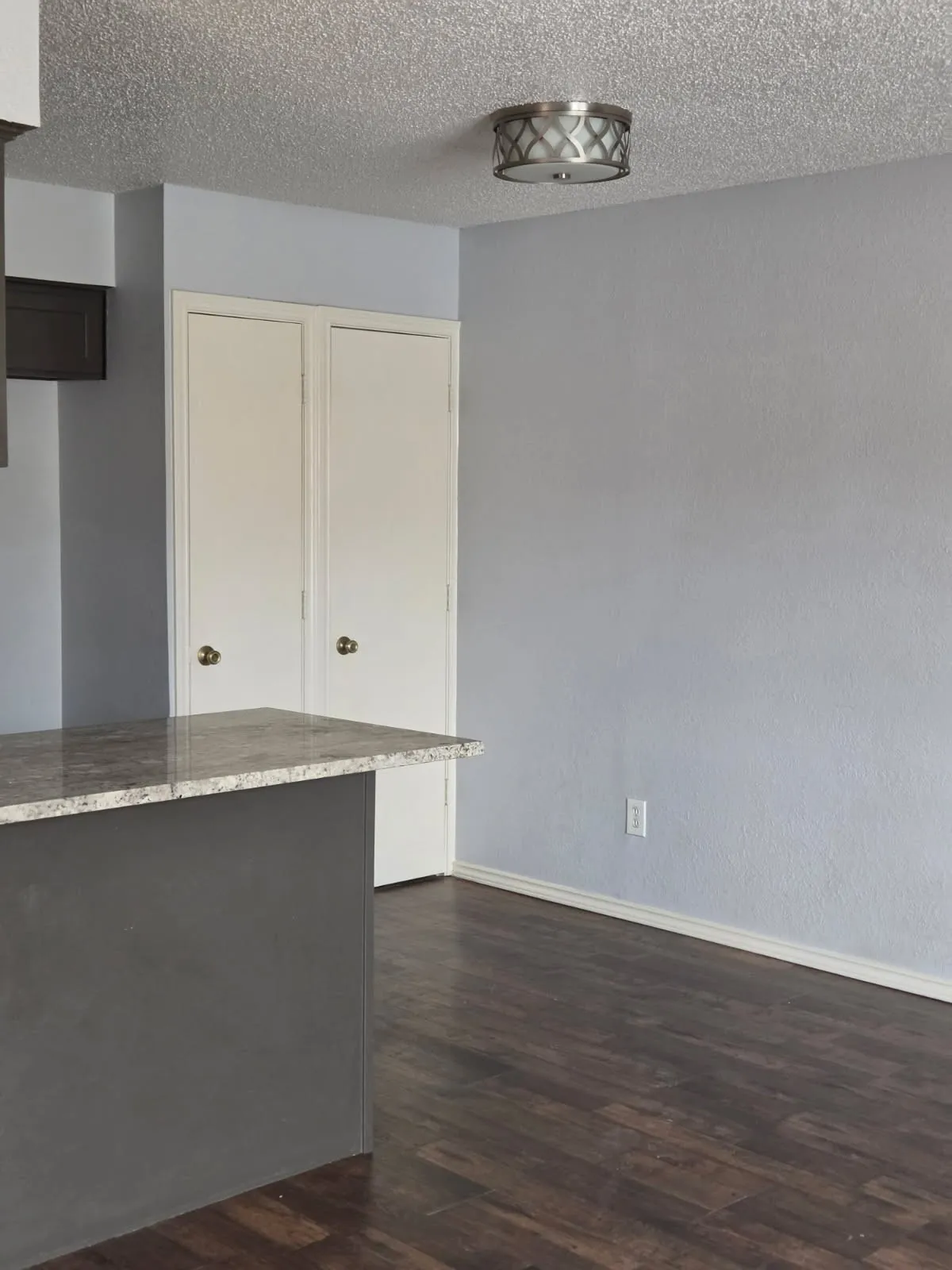 Duplex For Rent in Tarrant County , 7210 NE Loop 820, North Richland Hills, Texas 76180, 2 Bedroom, 2 Bathroom, 1 Garage spaces, 1,000 Sqft, built in 1982, mls#21403741, Real Estate Agent in North Richland Hills, Homes For Rent in Tarrant county, Homes For Rent in North Richland Hills, Realtor in North Richland Hills Texas, Real Estate Brokerage Independent Realty Texas, Luminita Cordes Realtor